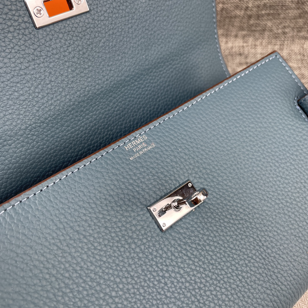Hermès Kelly Leather Handbag - Image 7