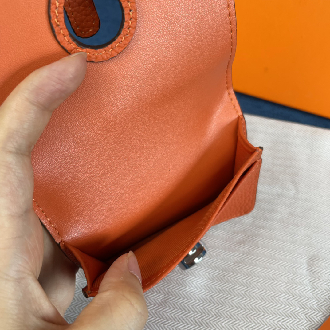 Hermès Togo Leather Card Holder - Image 7