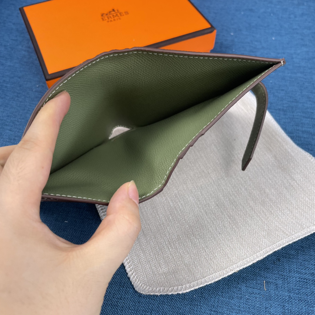 Hermes 220 Vertical Leather Wallet - Image 7