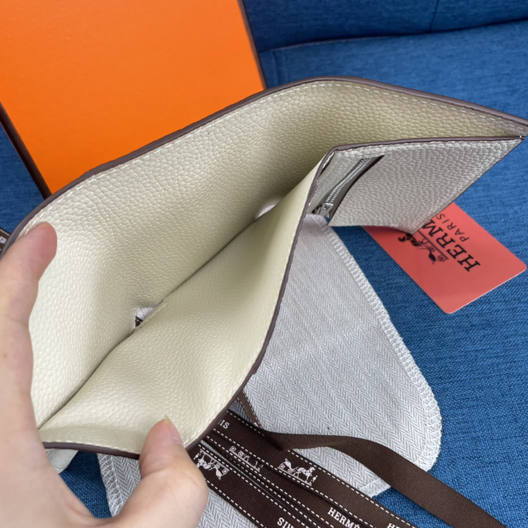 Hermès Togo Leather Trifold Wallet - Image 7