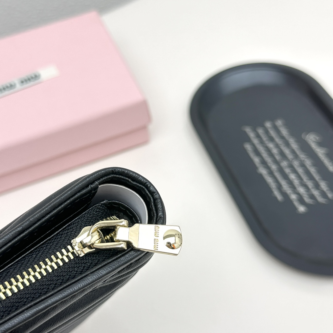 Miu Miu Lambskin Wallet - Image 7
