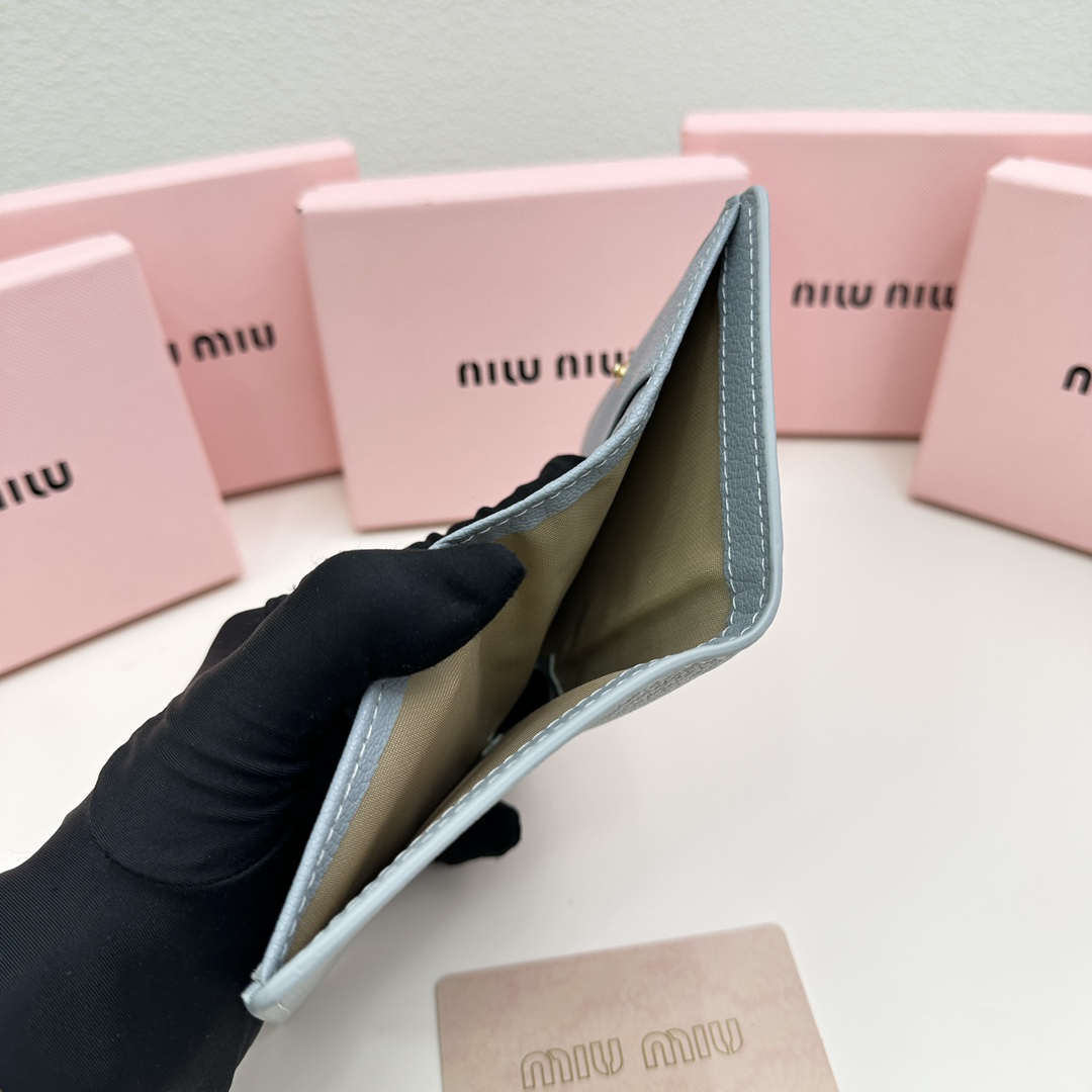 Miu Miu Leather Wallet - Image 7