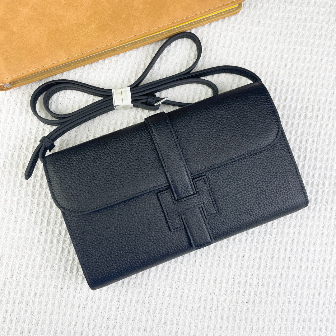 Hermes H538-2 Togo Leather Shoulder Crossbody Bag - Image 7