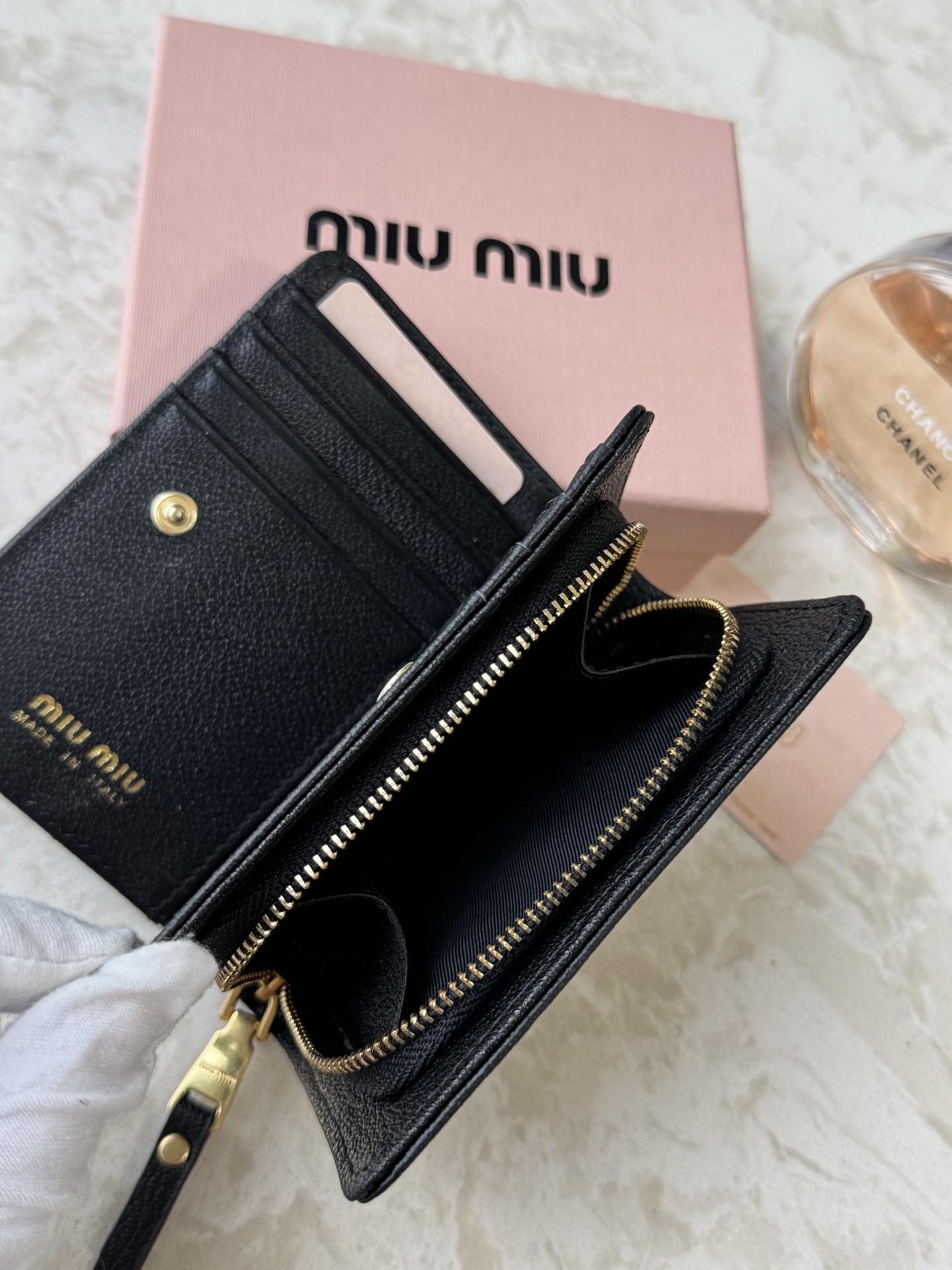 Miu Miu Leather Slim Wallet - Image 7