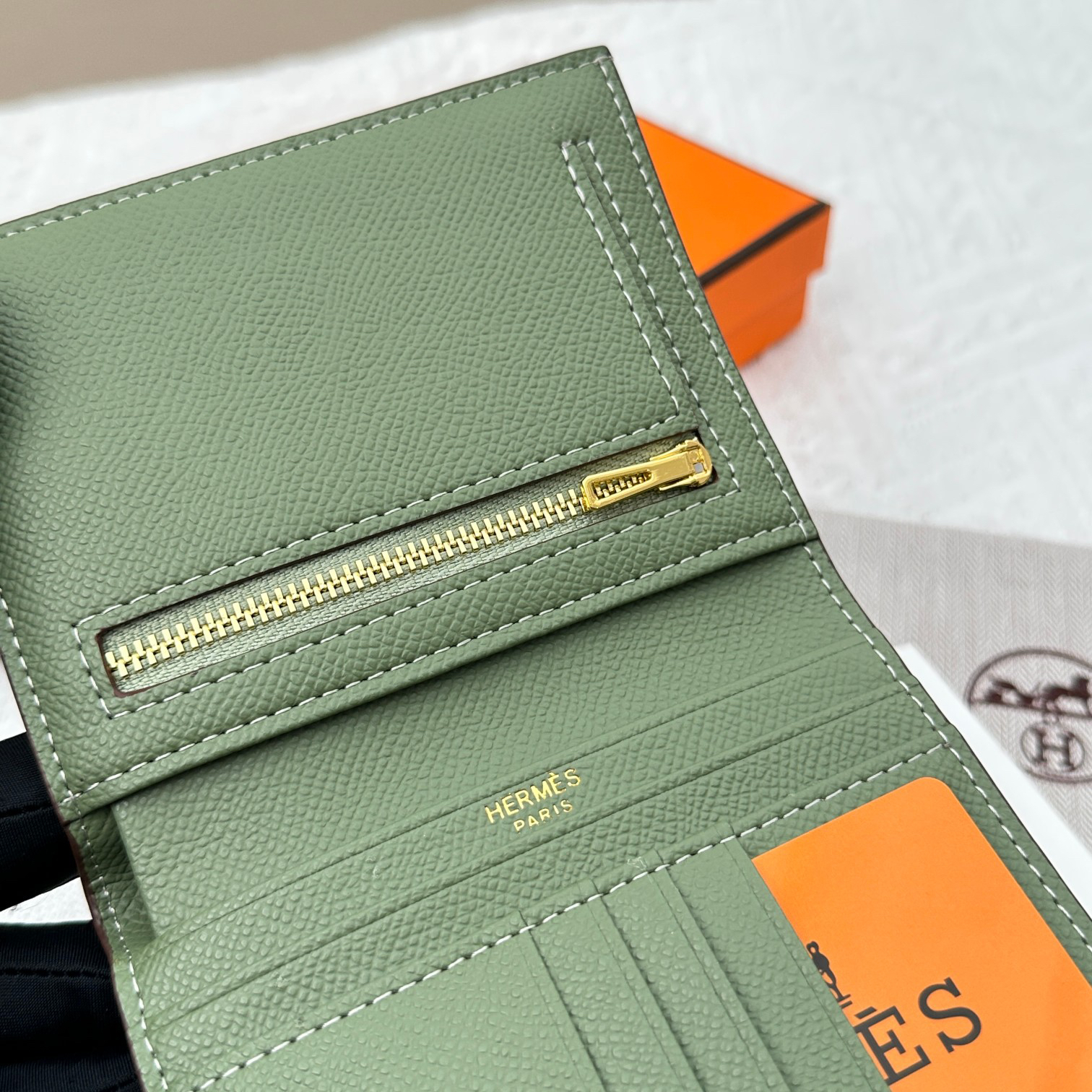 Hermès Palm-Grain Leather Vertical Wallet - Image 7