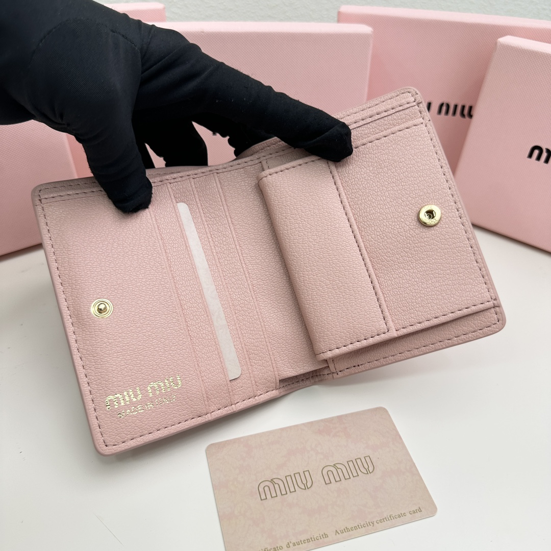 Miu Miu Leather Wallet - Image 7