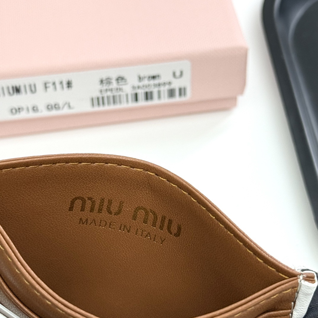 Miu Miu F11 Lambskin Wallet - Image 7