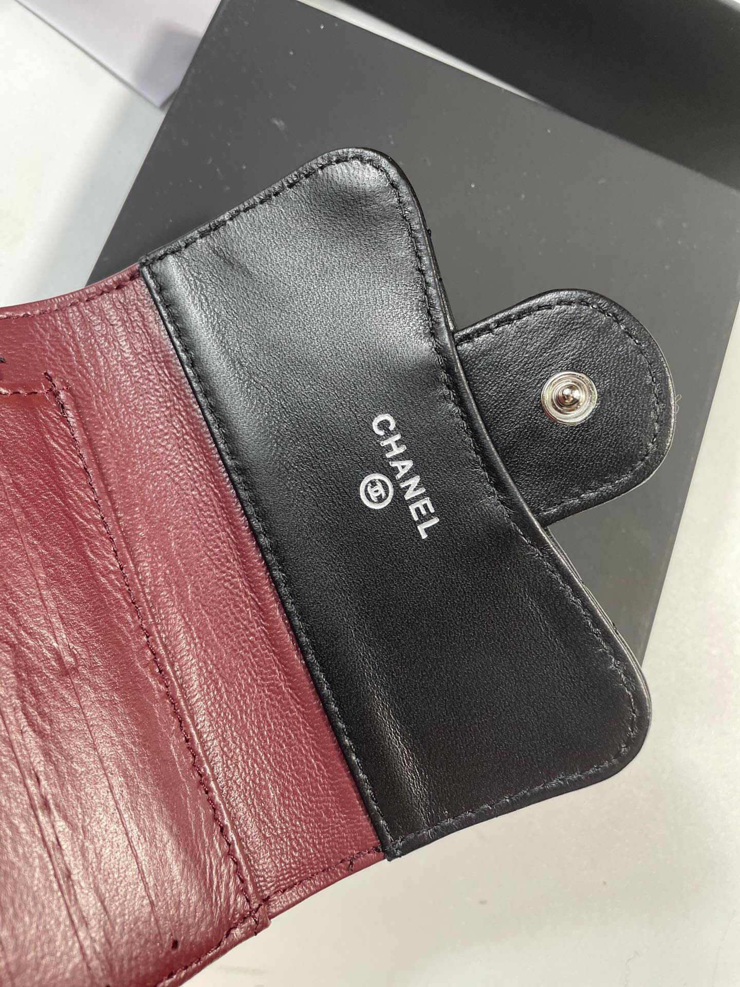 Chanel Leather Wallet and Card Holder - Image 7