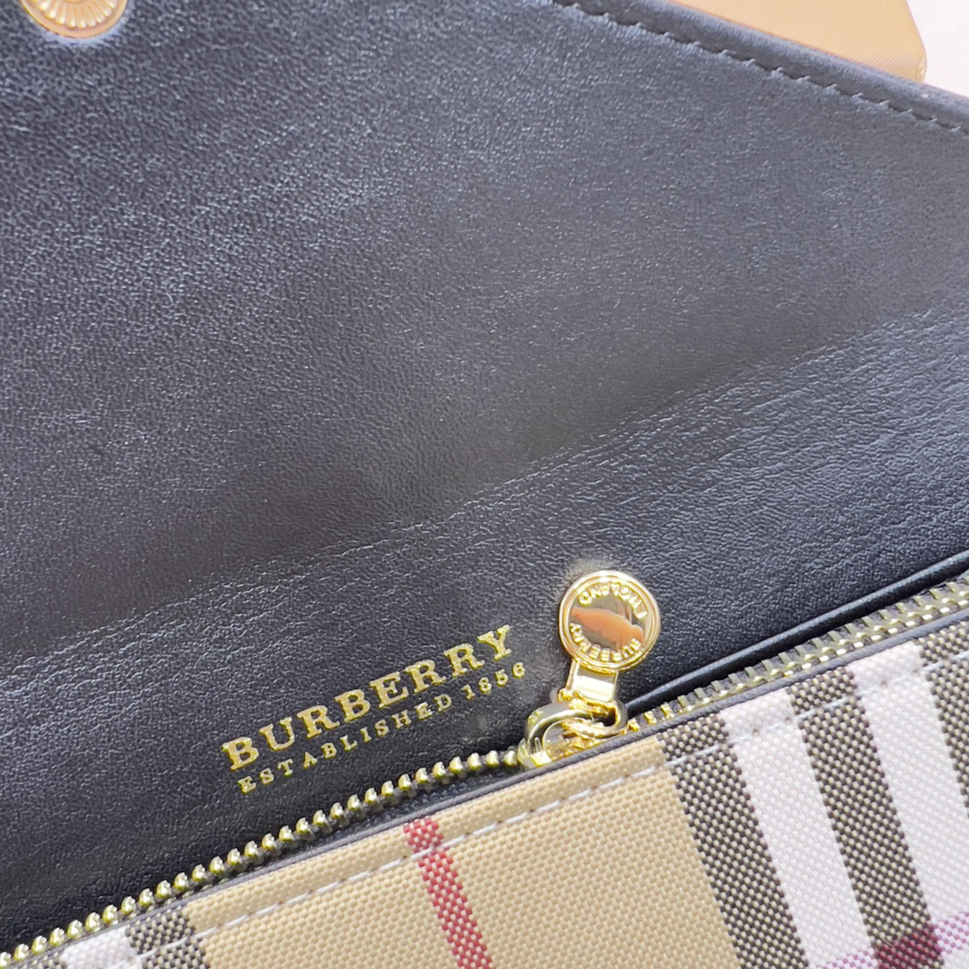 Burberry Vintage Check Long Wallet - Image 7