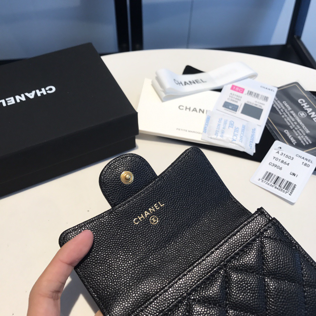 Chanel Diamond-Quilted Calfskin Card Holder - Image 7