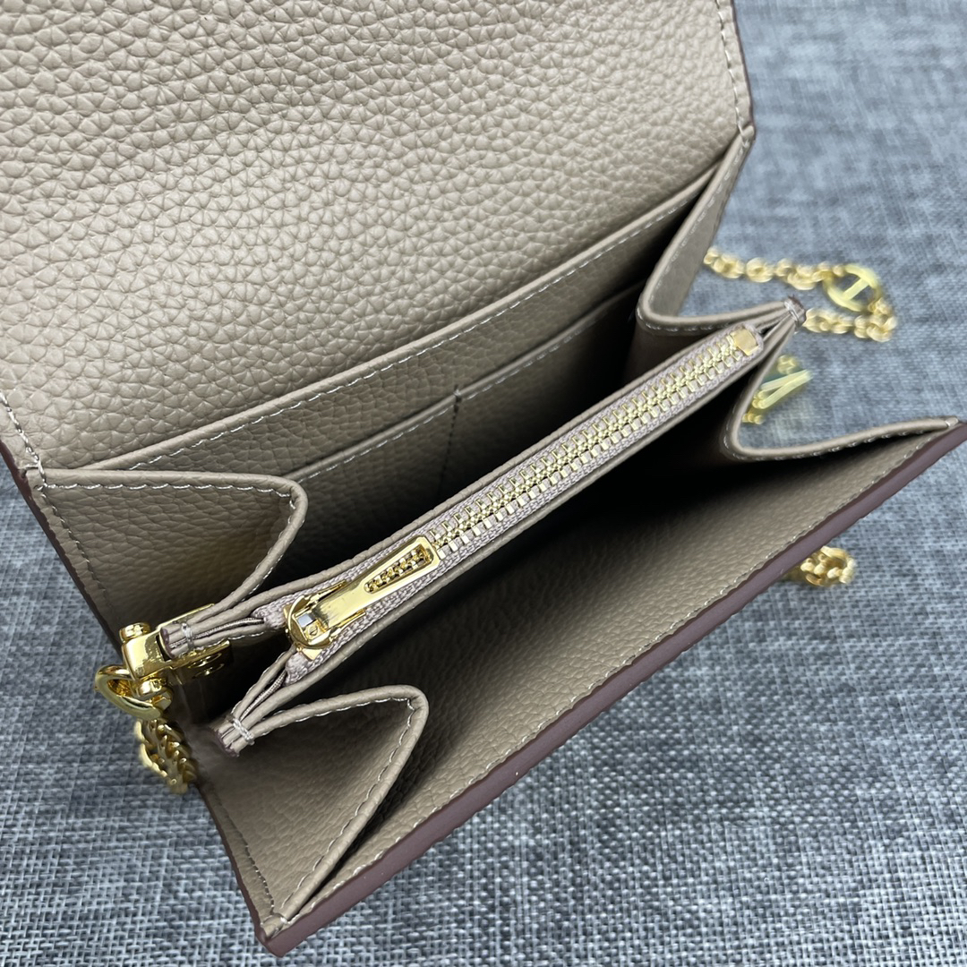 Hermès Constance Mini Shoulder Bag in Togo Calfskin - Image 7