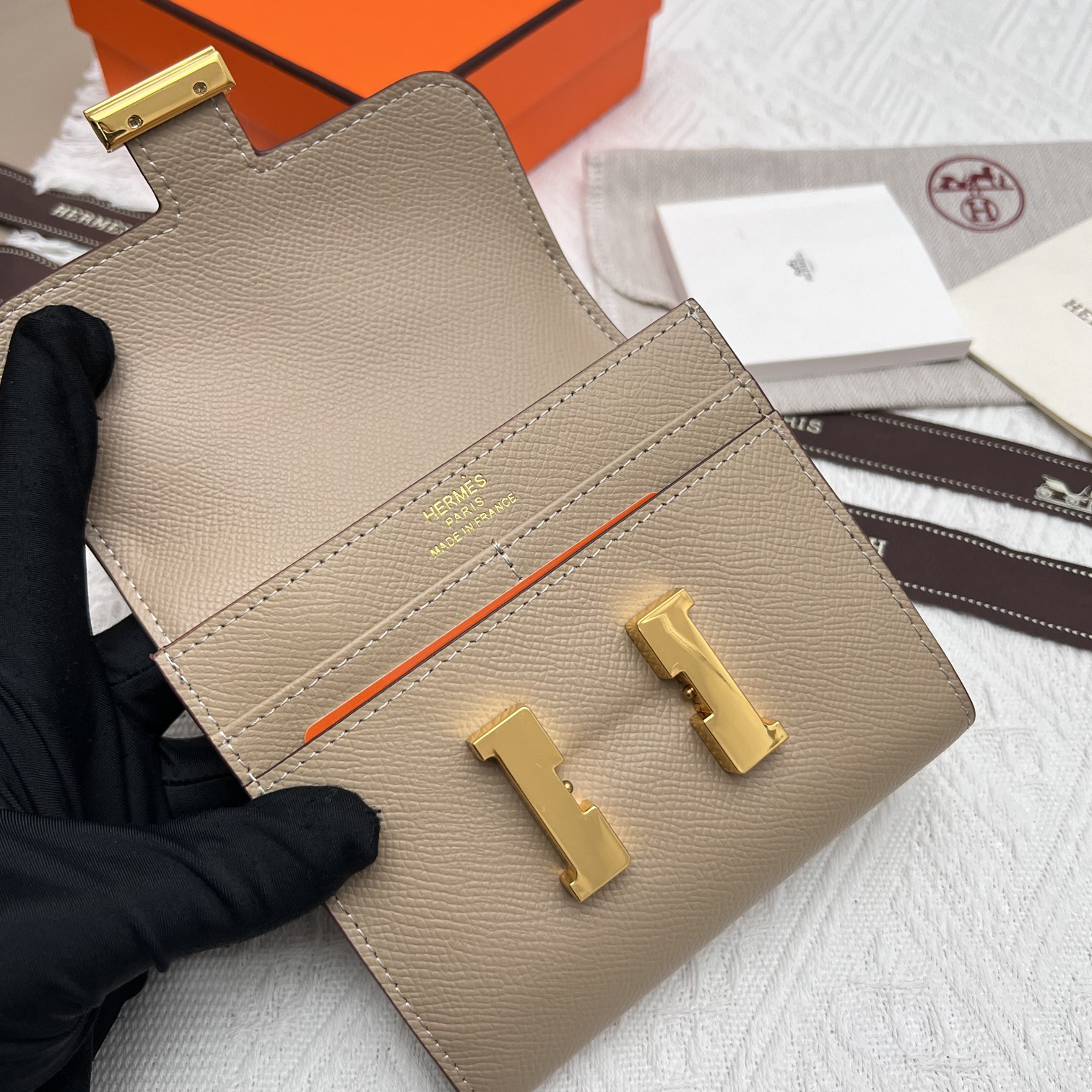 Hermès Constance 537 Palm-Grain Leather Shoulder Bag - Image 7