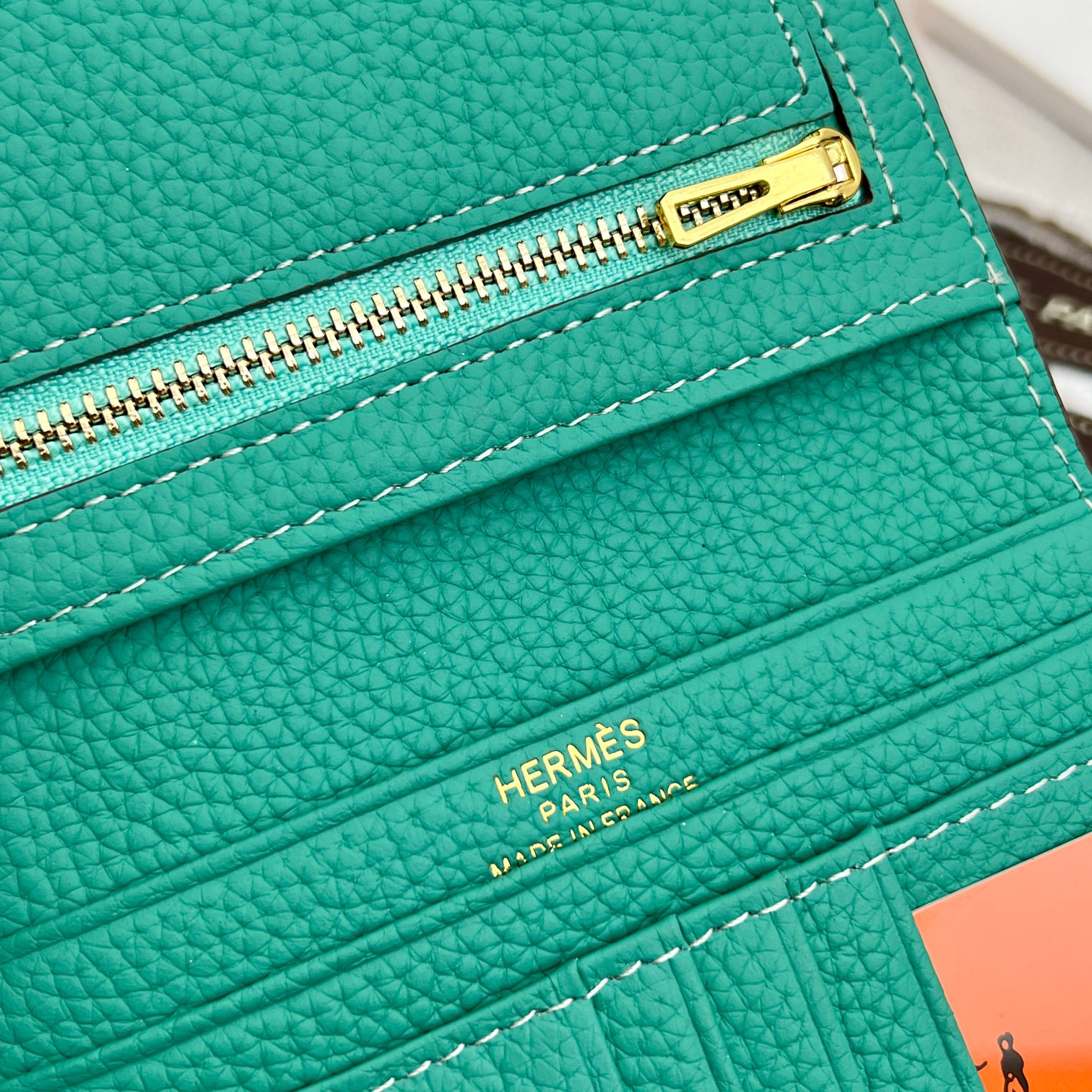Hermès Leather Vertical Wallet, Style 5120 - Image 7