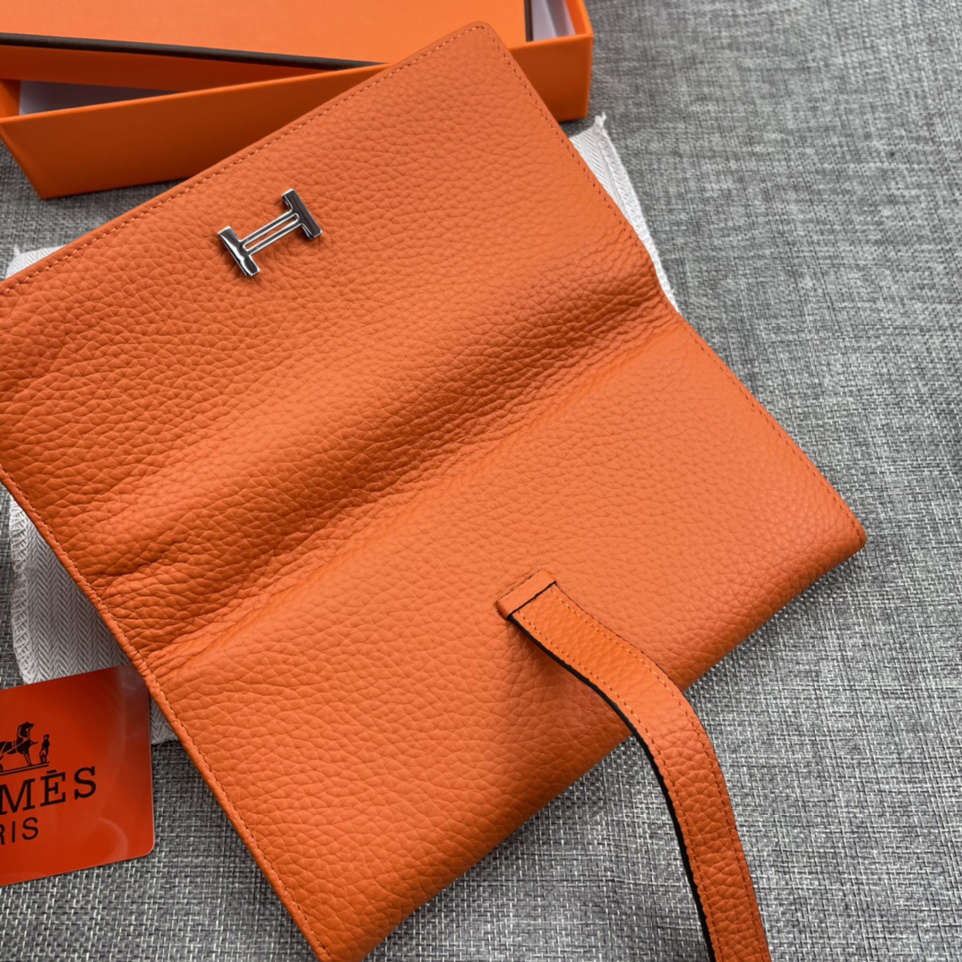 Hermes Women's Solid Color Bifold Leather Wallet - Image 7
