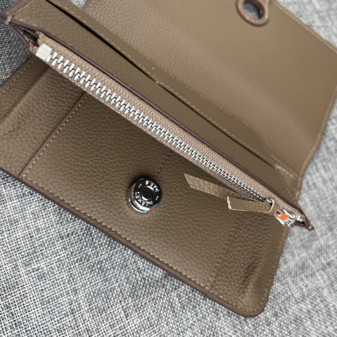 Hermès Dogon Duo Detachable Wallet - Image 7