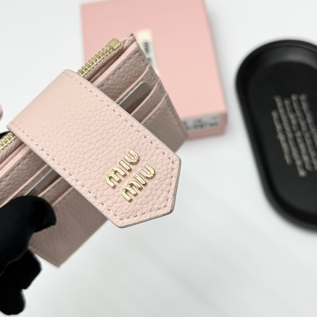 Miu Miu V13 Leather Bag - Image 7