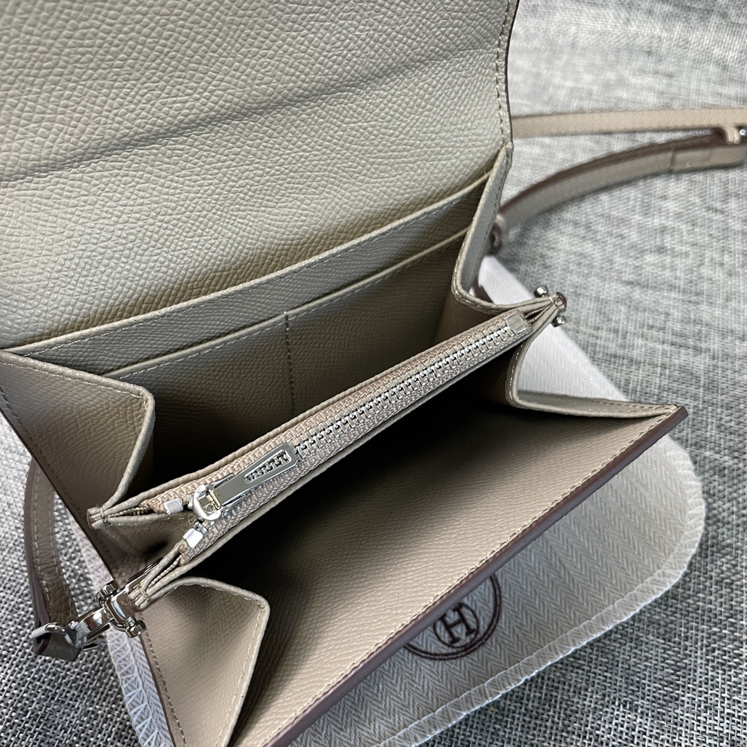 Hermès Constance Shoulder Bag - Image 7