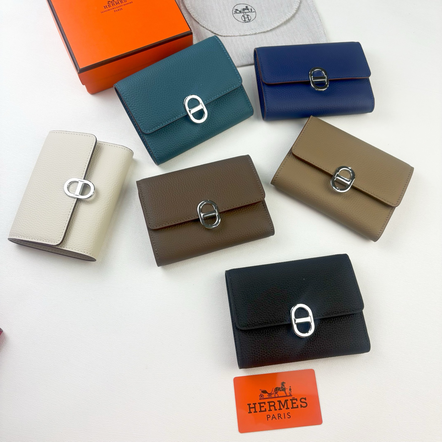 Hermès Togo Calfskin Wallet with Silver-Tone Clasp - Image 7