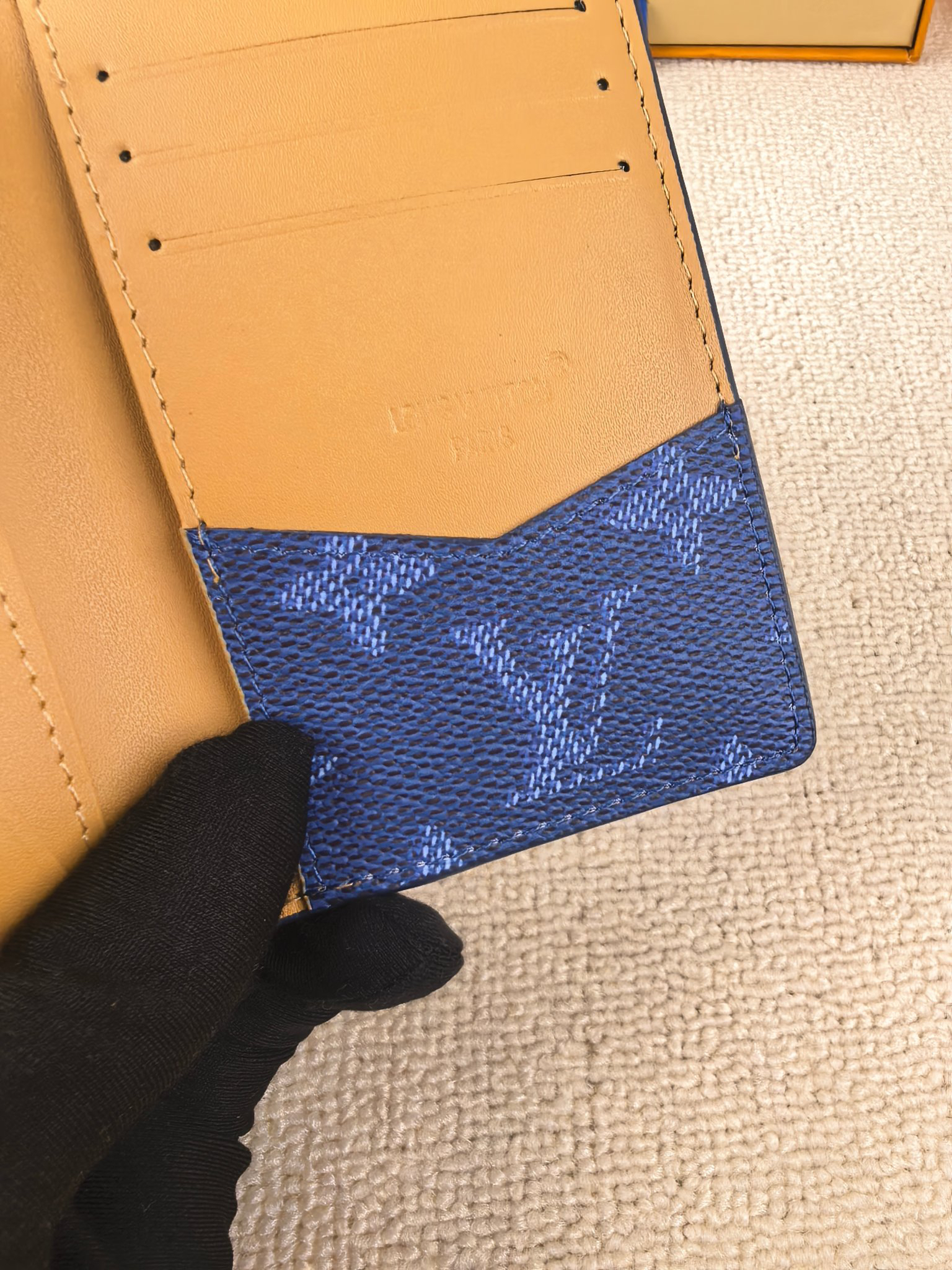 Louis Vuitton M26841 Damier Canvas Pocket Card Holder - Image 7