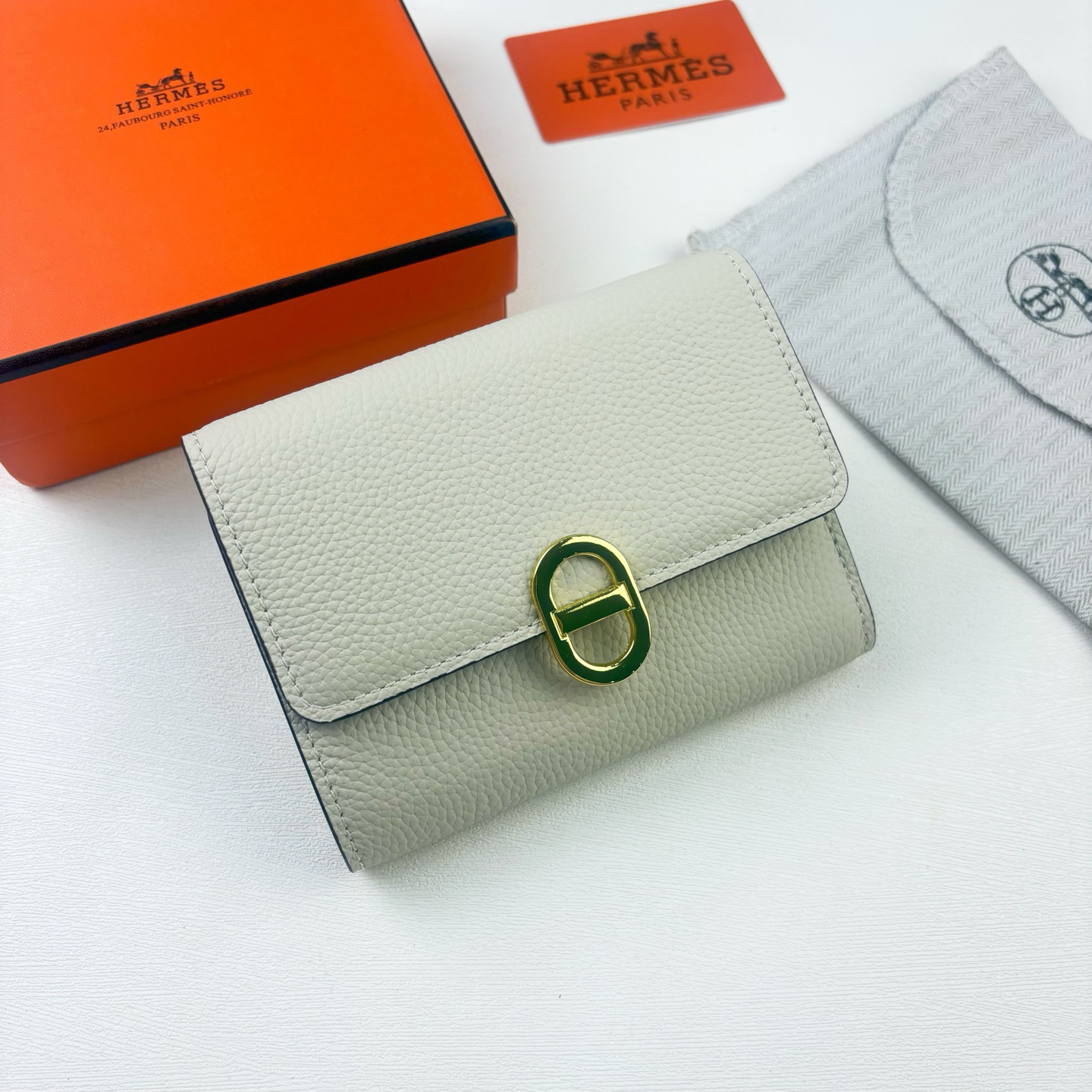Hermès Togo Calfskin Wallet with Gold Clasp - Image 7