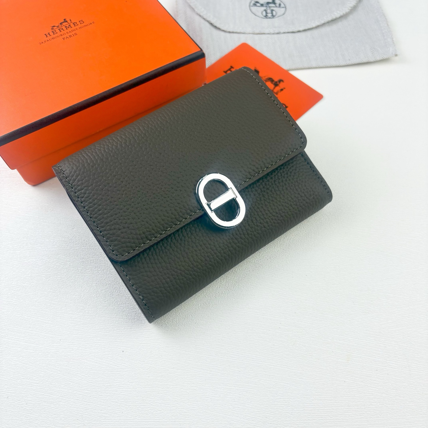 Hermès Togo Calfskin Wallet with Silver Clasp - Image 7