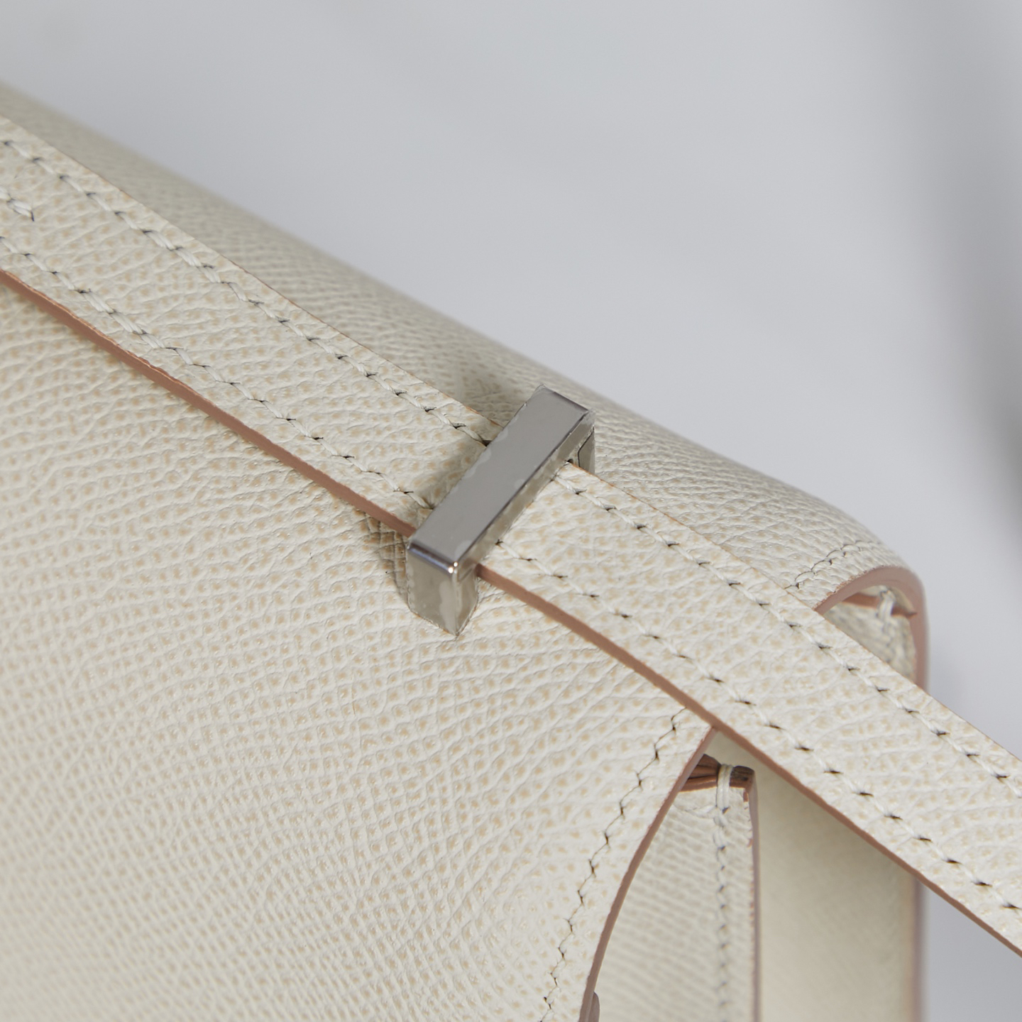 Hermès Constance 19 Shoulder Crossbody Bag - Image 7