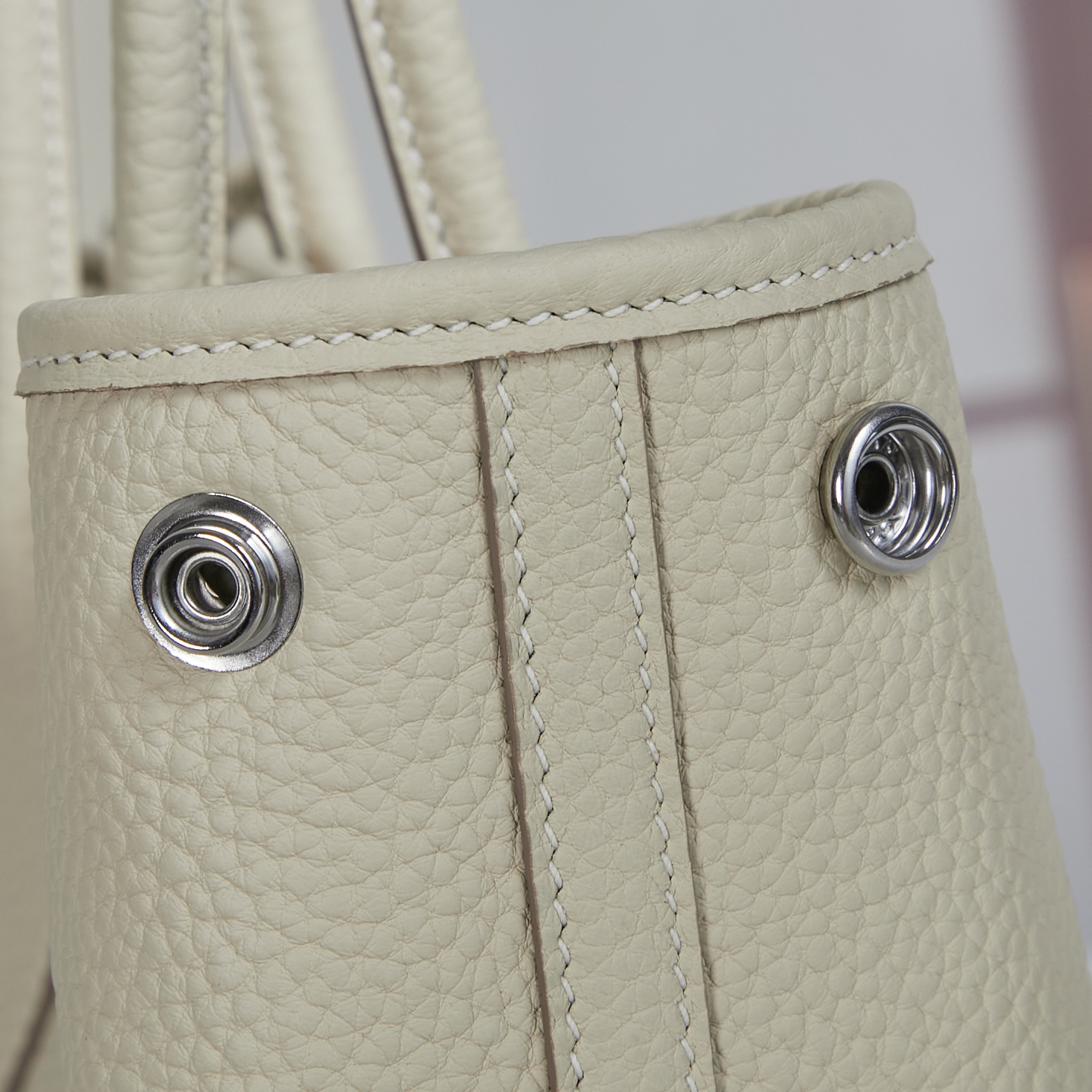 Handmade Hermès Mini Garden Party Handbag in Nata White - Image 7