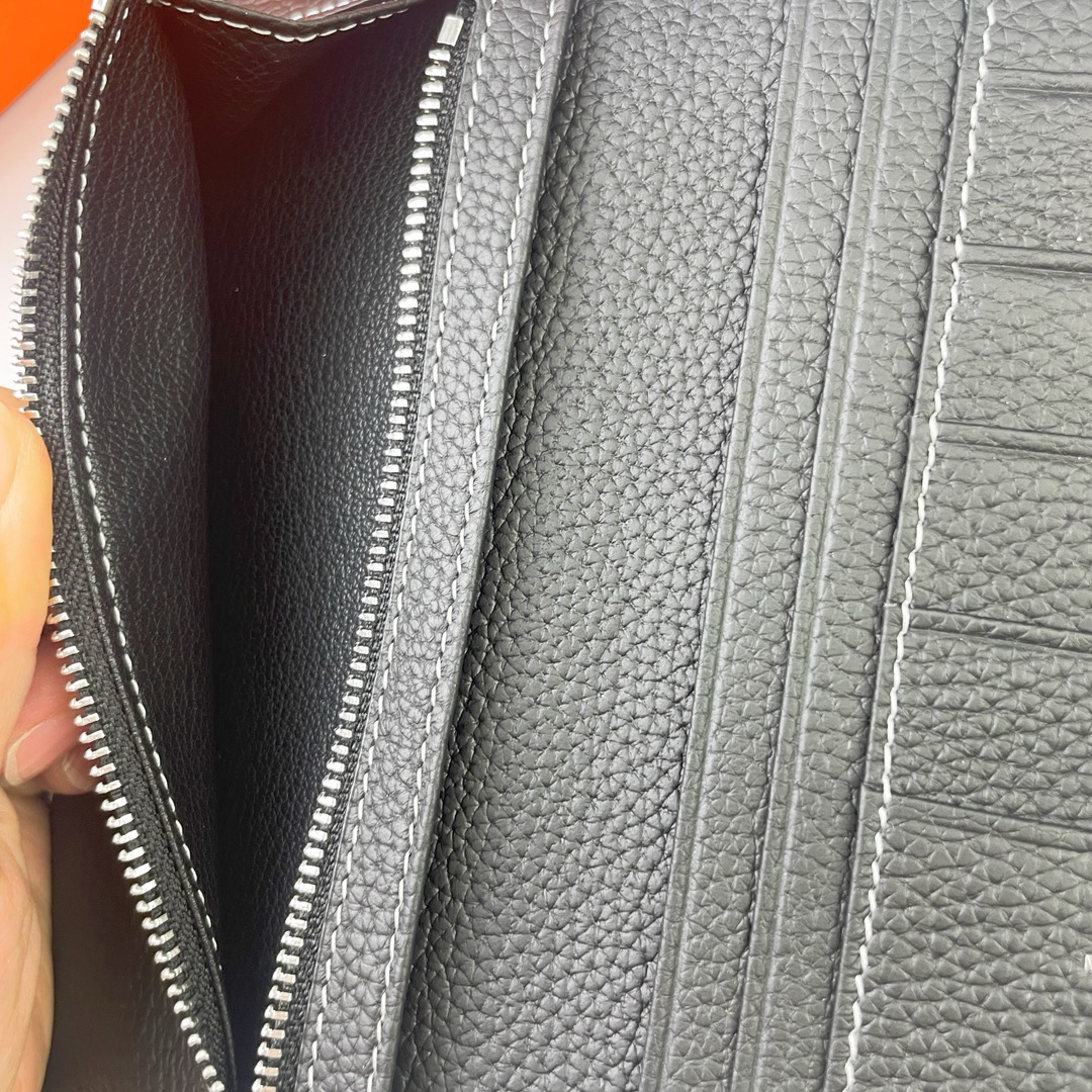 Hermes Evercolor Leather Long Wallet with Contrasting Horse Saddle Stitching - Image 7