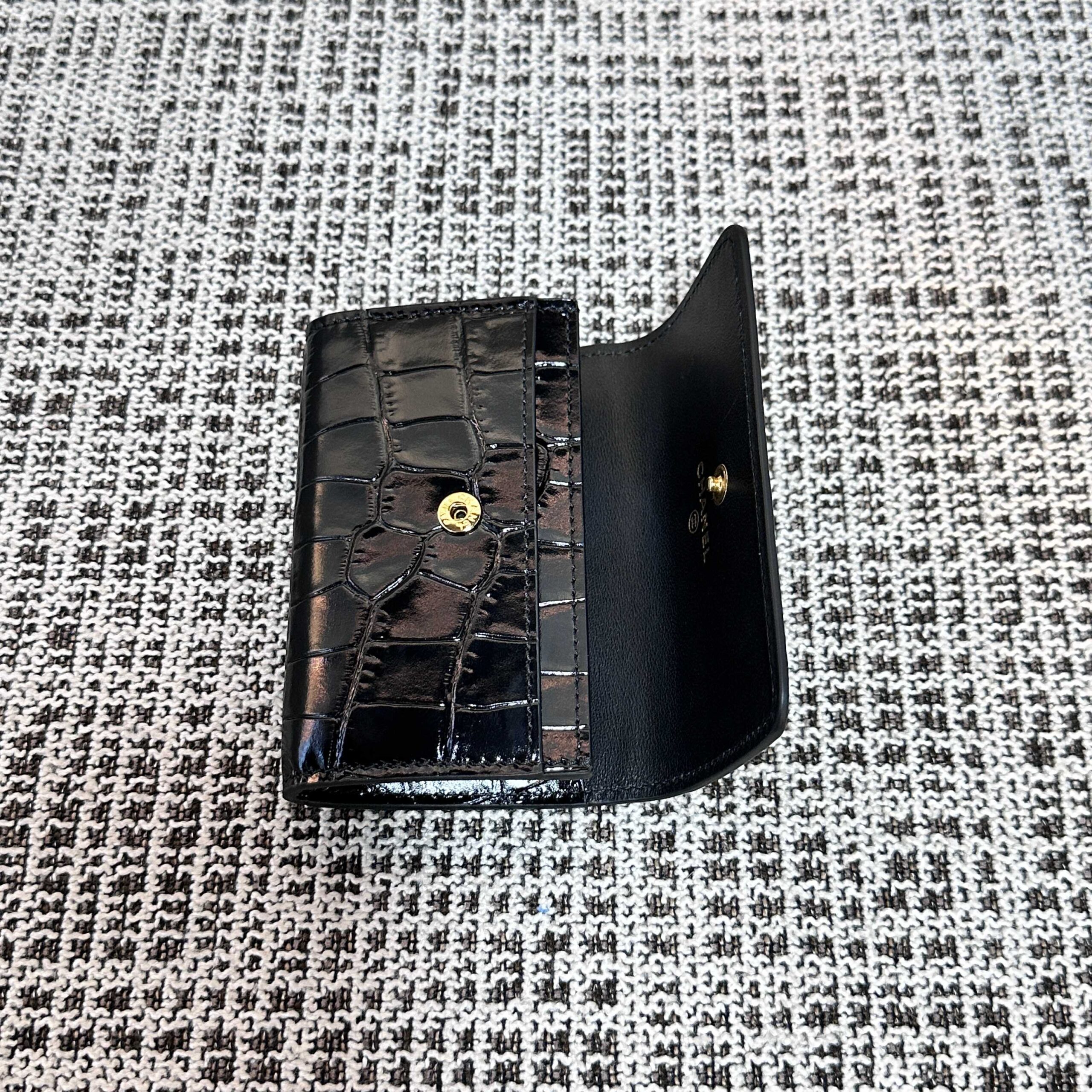 CHANEL Crocodile-Embossed Flap Card Holder - Image 7