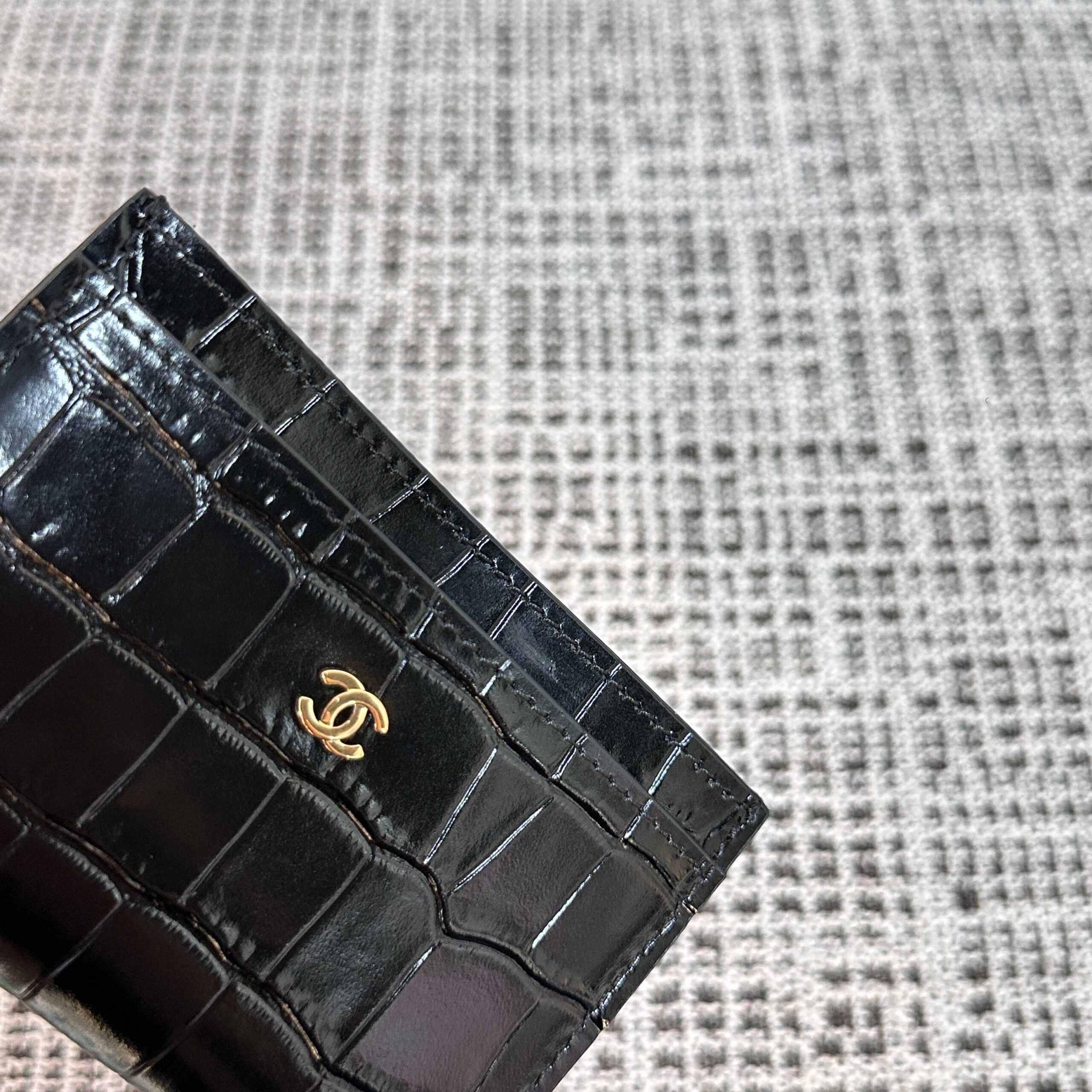 CHANEL Crocodile-Embossed Leather Wallet - Image 7