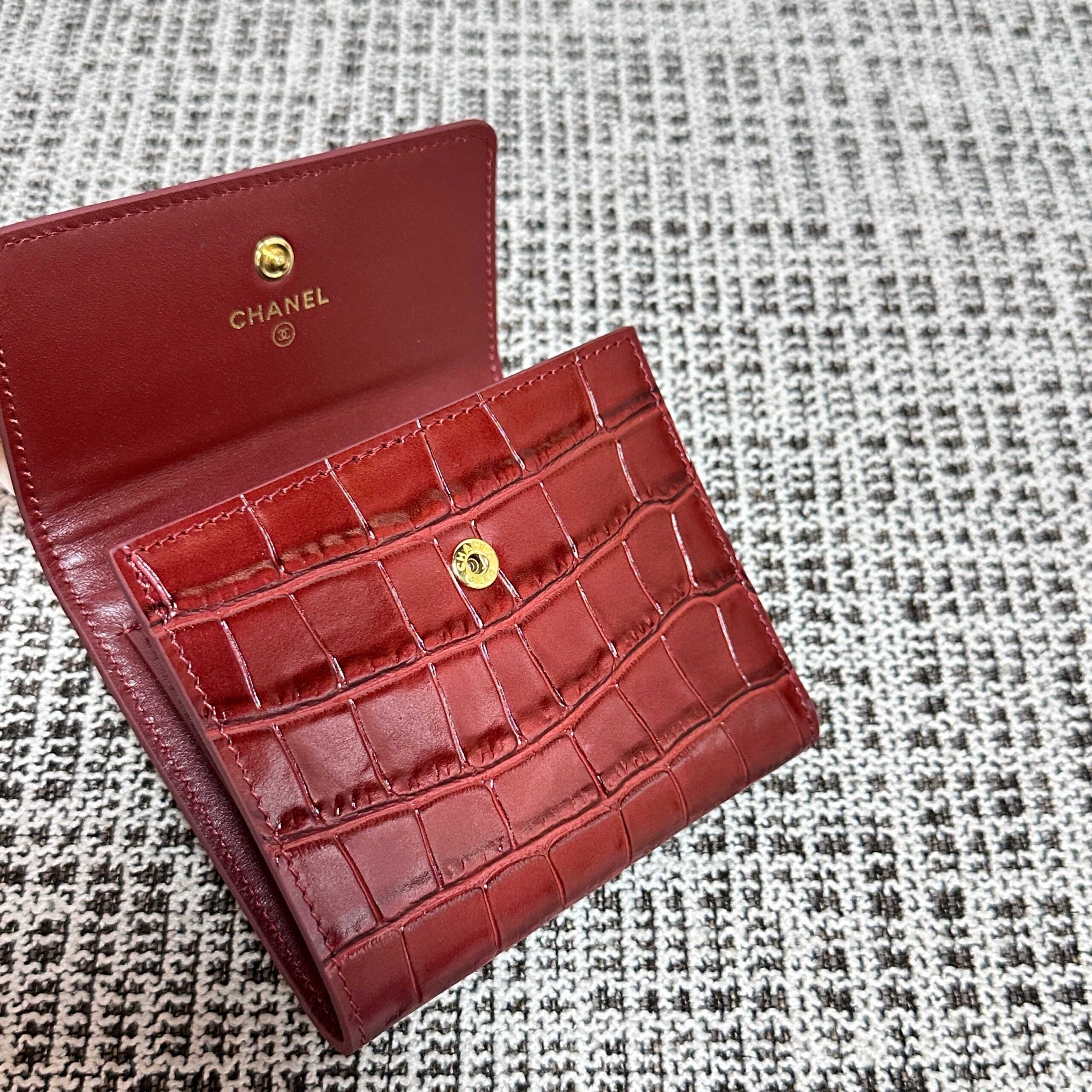 CHANEL Crocodile-Pattern Tri-Fold Wallet - Image 7