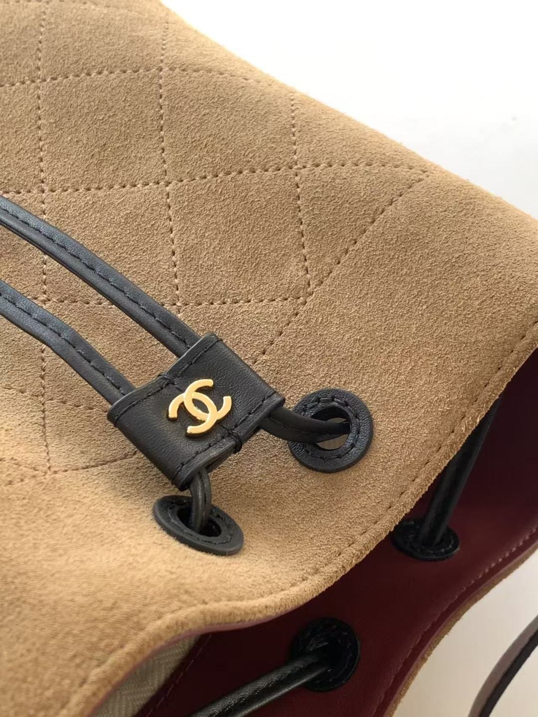 Chanel 26B AS6537 Small Leather Bucket Crossbody Bag - Image 7