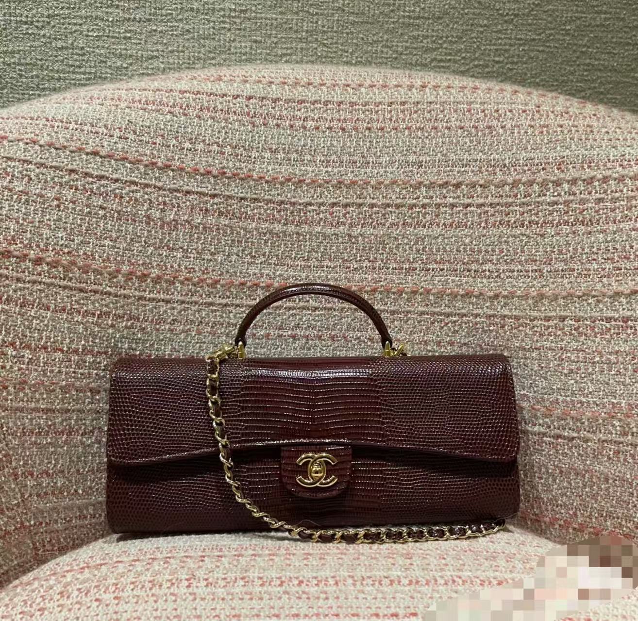 Chanel 26A Burgundy Crocodile-Embossed Leather Shoulder Bag - Image 7