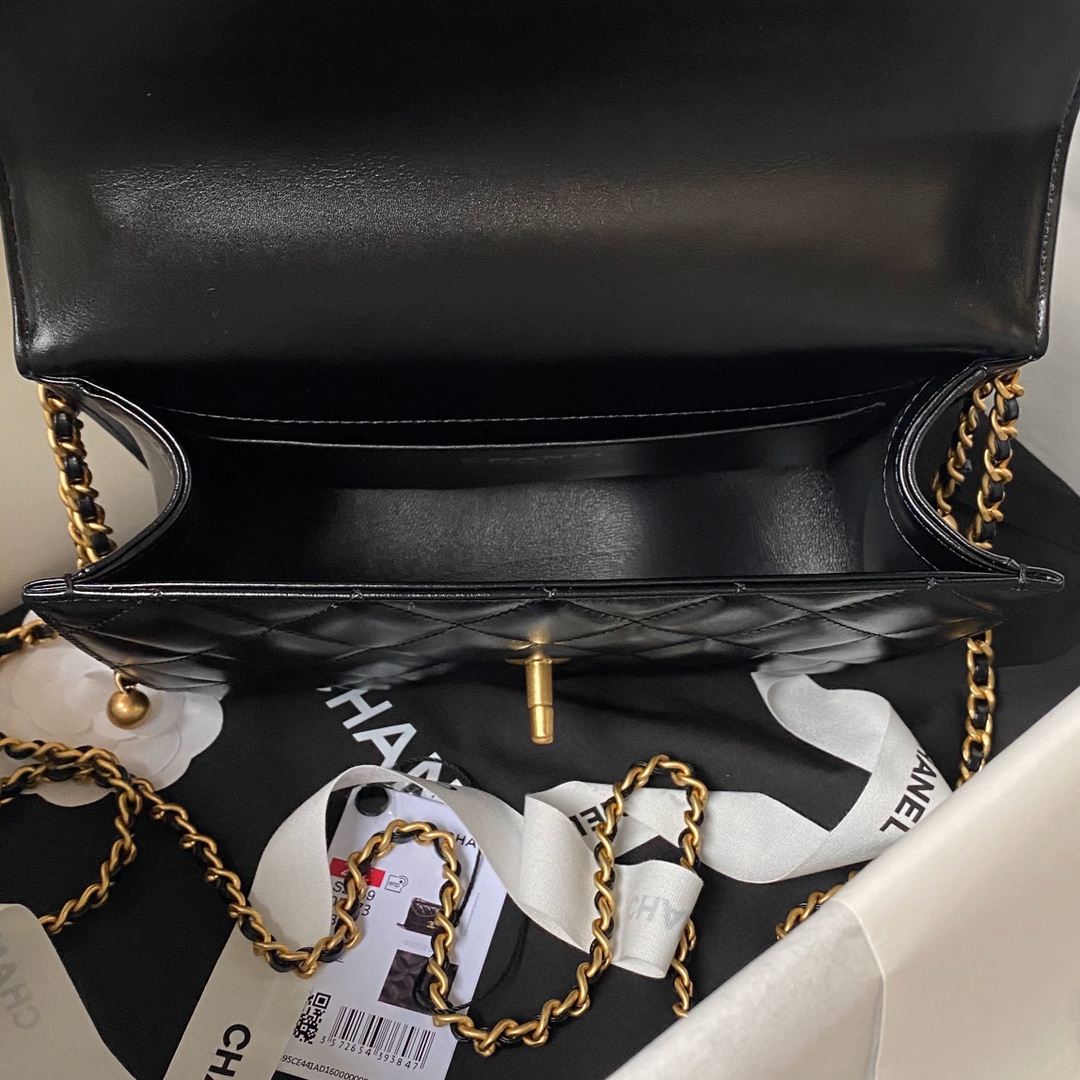 Mini Leather Chain Crossbody Bag - Image 7