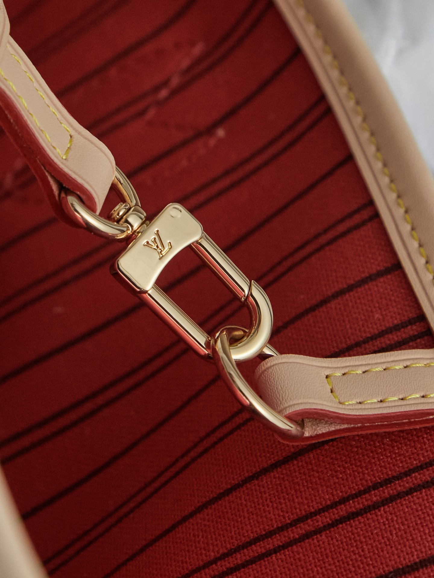 Louis Vuitton Neverfull MM M13263 Cherry Tote Bag - Image 7