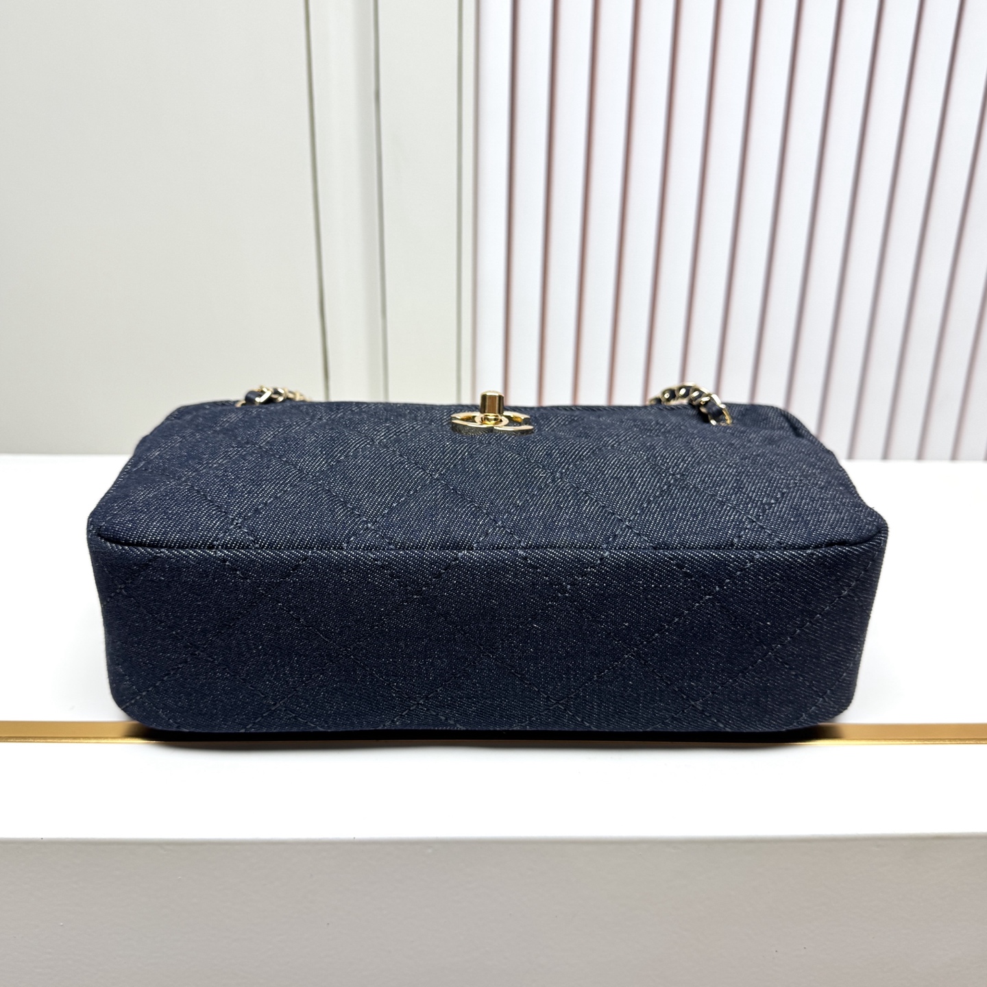 Chanel 26A Denim Series Small Shoulder Bag - Image 7