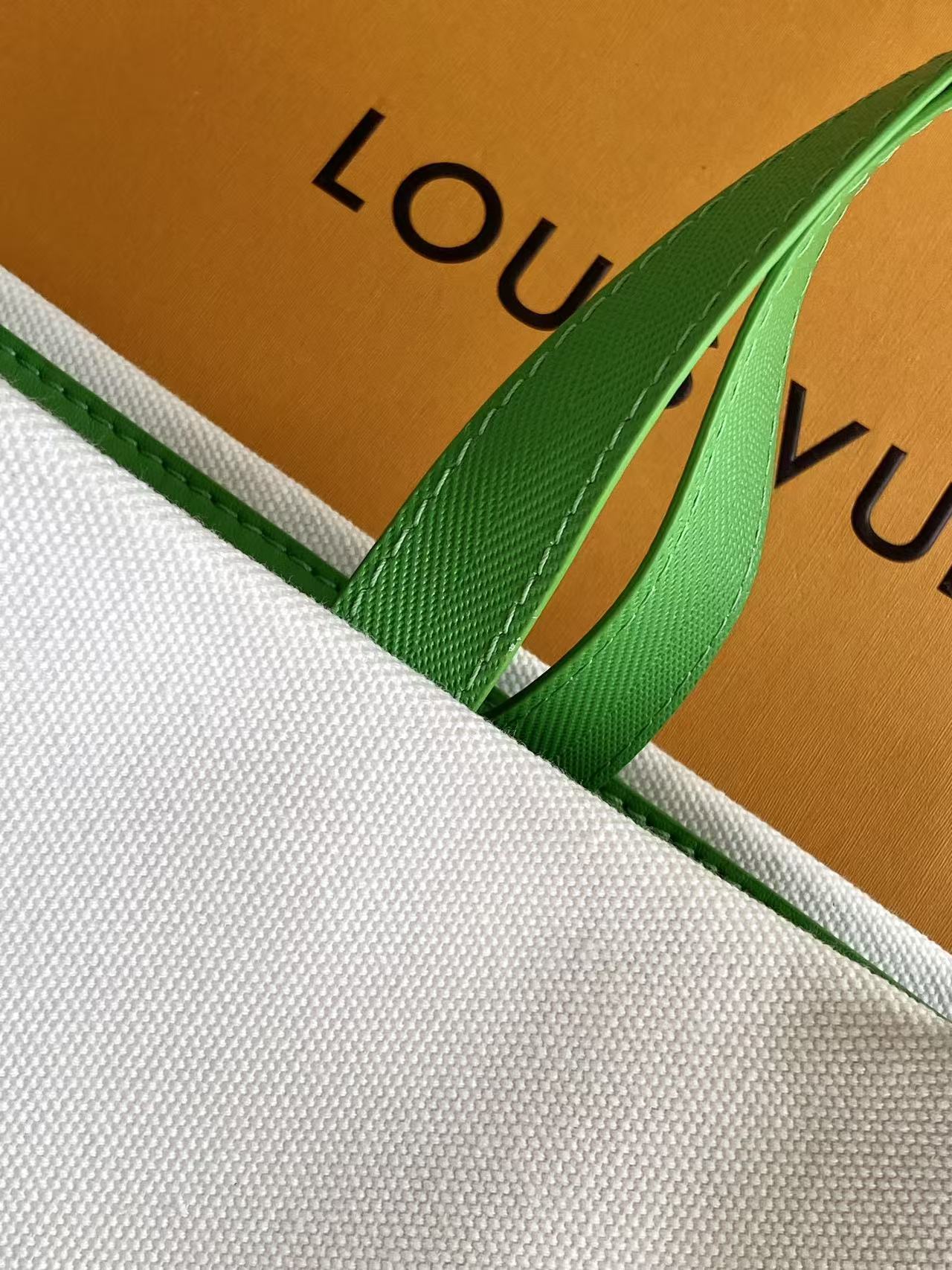 Louis Vuitton M29322 Tote MM - Image 7