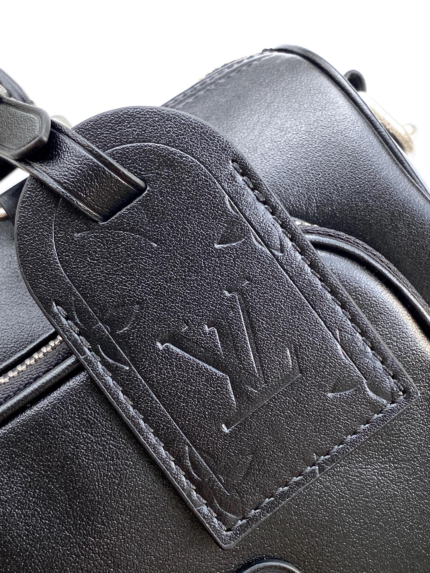 Louis Vuitton M13988 Keel Cargo Bandouliere 25 Crossbody Bag - Image 7