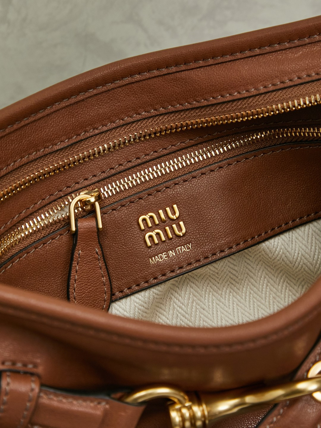 Aventure Embossed Leather Shoulder Bag, Model 5BC214 - Image 7