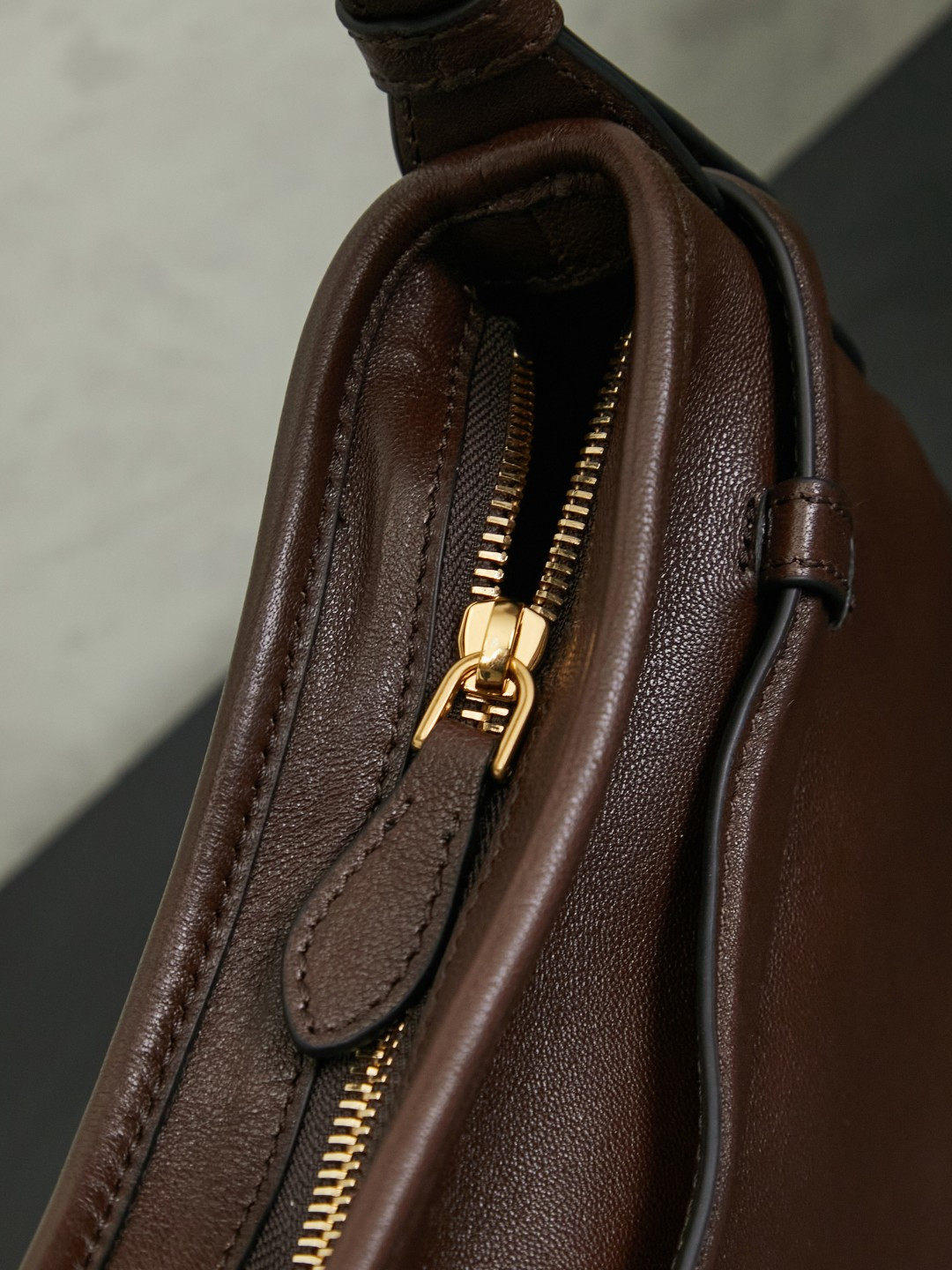 Aventure Deer Leather Shoulder Bag - Image 7