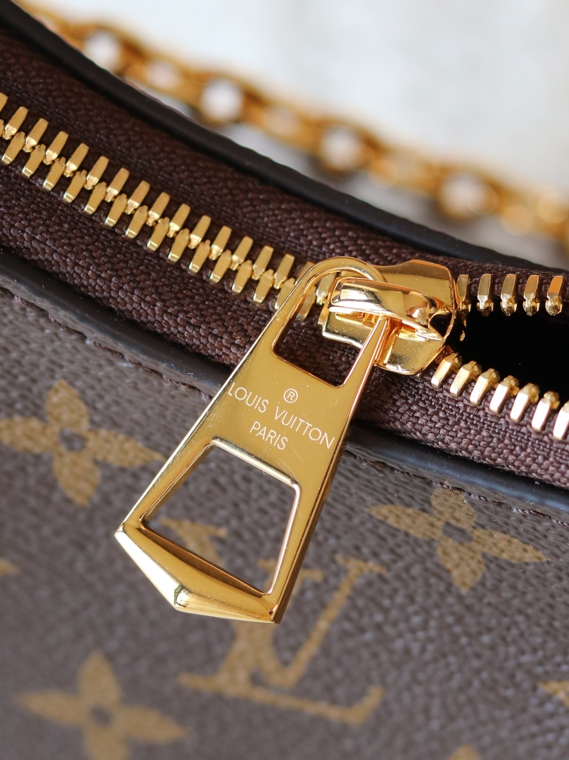 Louis Vuitton Boulogne Small Shoulder Bag - Image 7