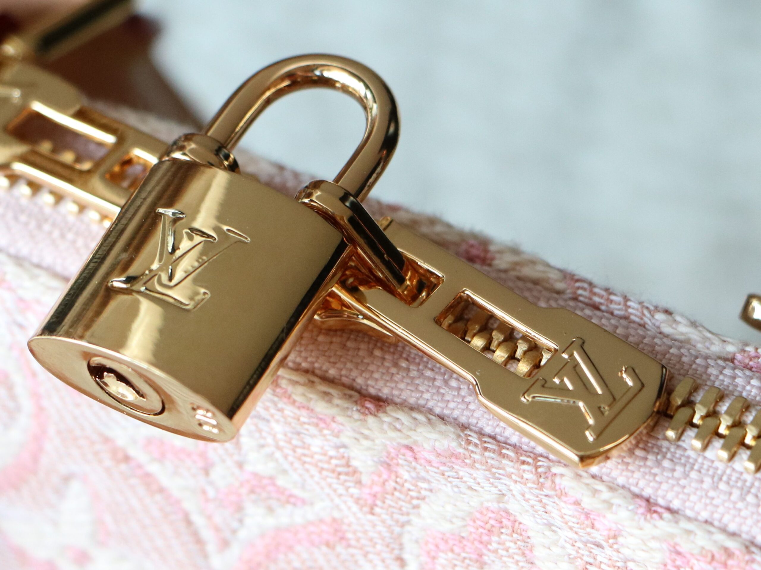 Louis Vuitton Alma BB Handbag in Pink Floral Jacquard - Image 7