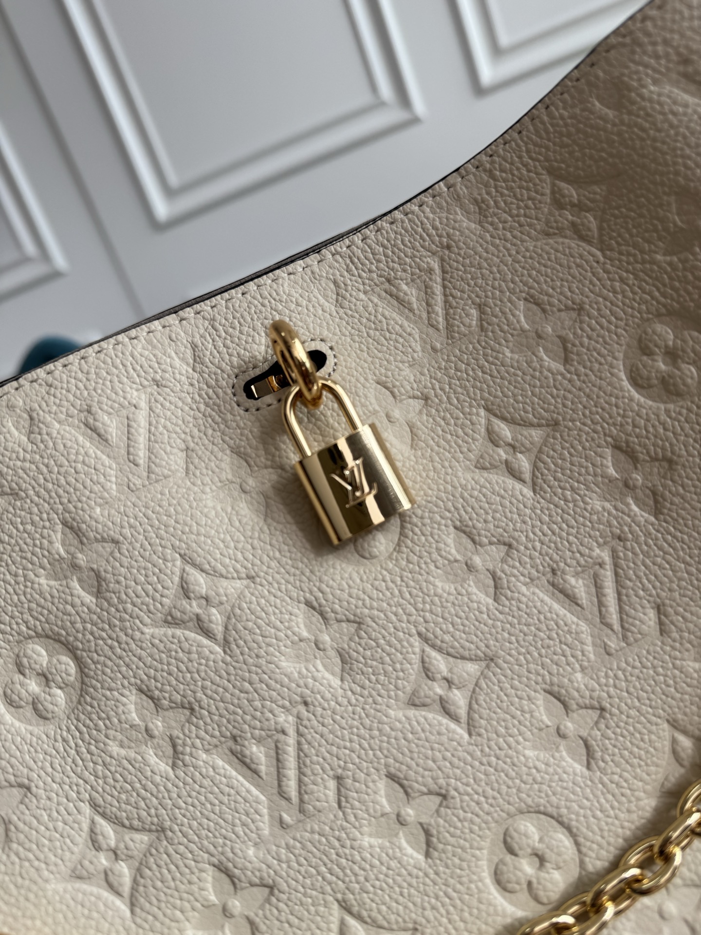 Louis Vuitton Anytime Small Handbag - Image 7