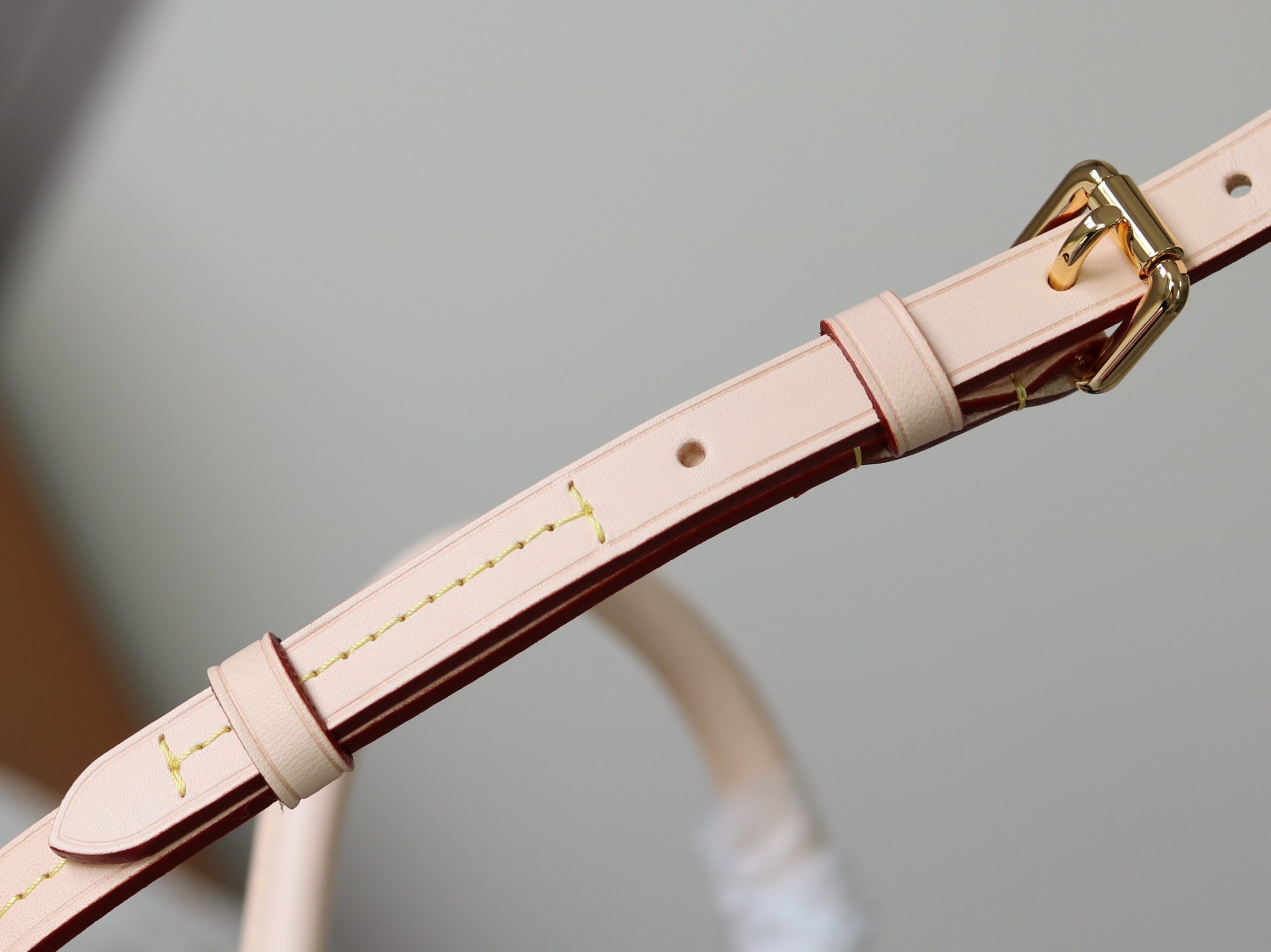 Louis Vuitton M48814 Leather Handbag - Image 7