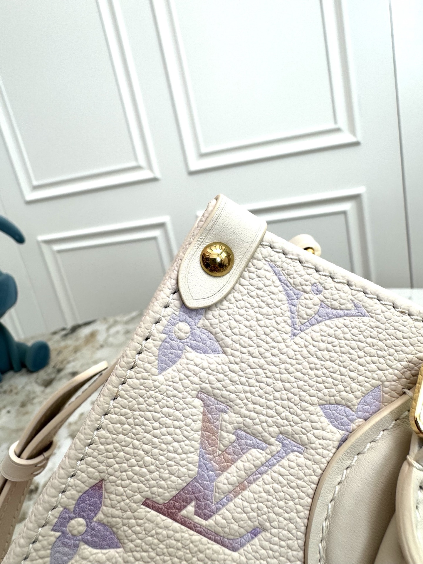 Louis Vuitton OnTheGo Small Tote Bag in Monogram Empreinte Leather - Image 7
