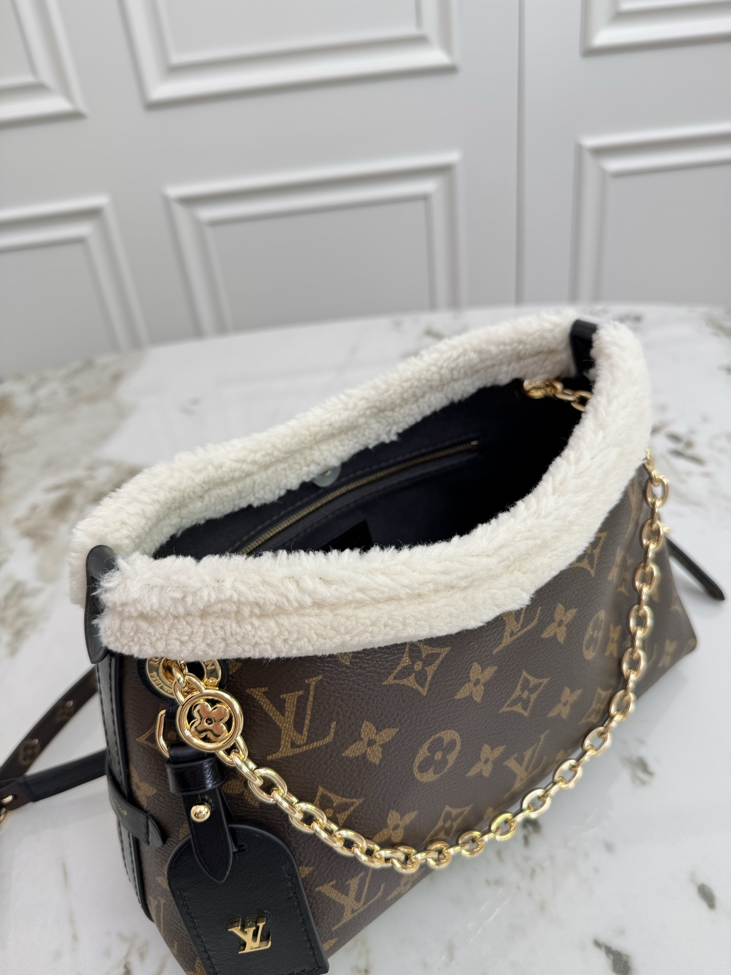 Louis Vuitton CarryAll BB Handbag M26568 - Image 7