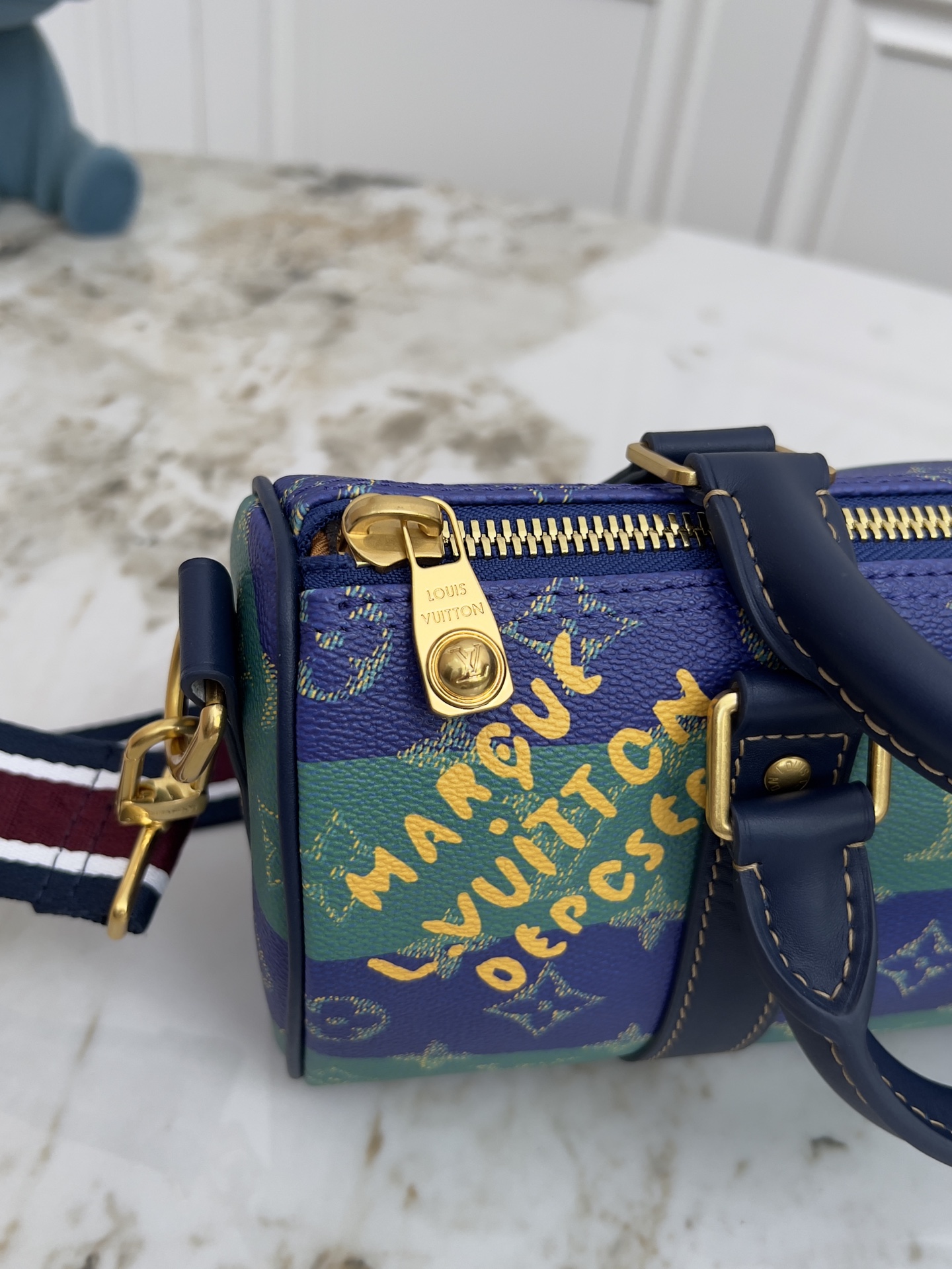 Louis Vuitton Keepall Bandouliere 25 Travel Bag in Monogram Surfin Canvas - Image 7