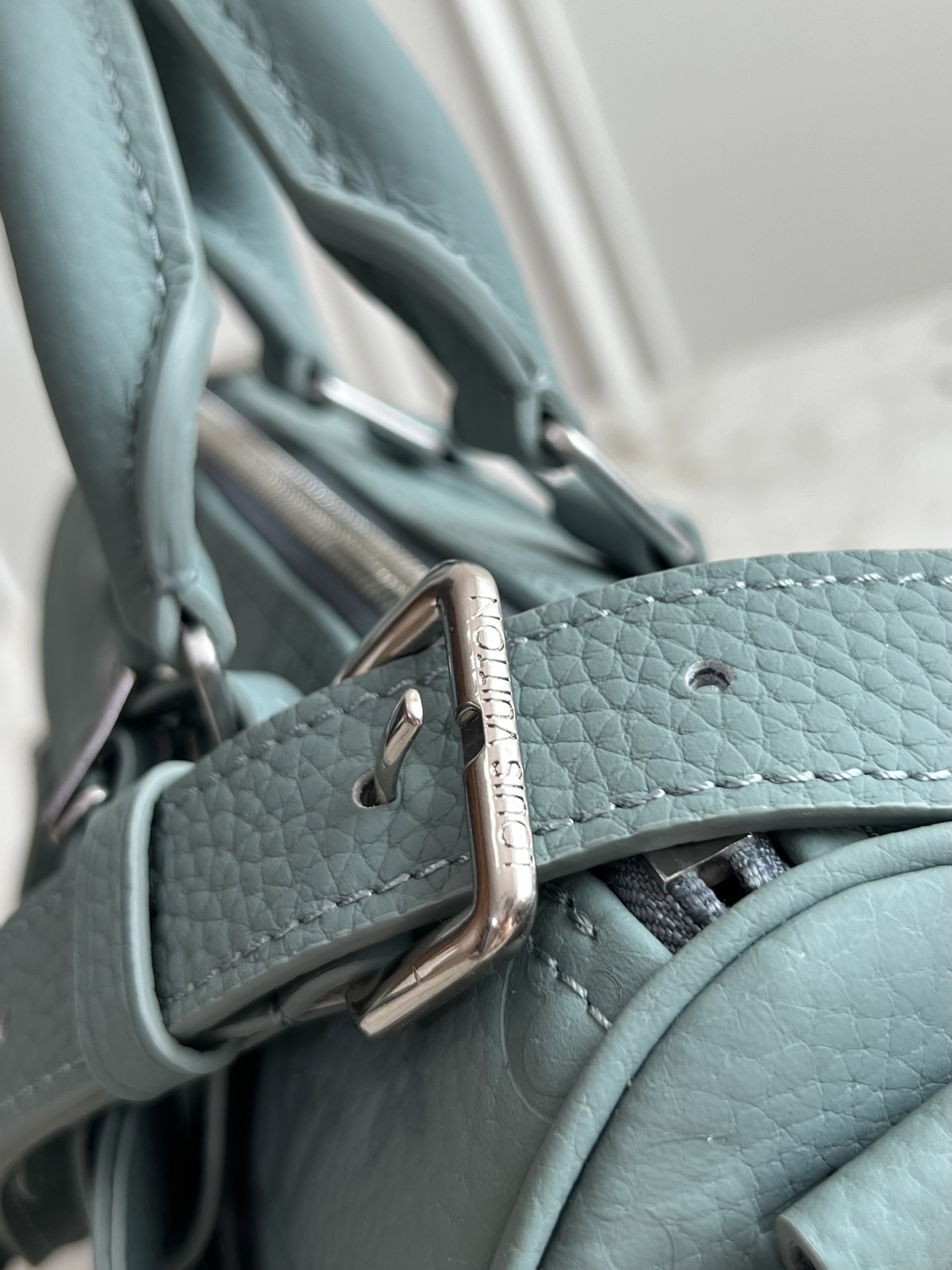 Louis Vuitton Keepall Bandoulière 25 M13866 Taurillon Leather Travel Bag - Image 7