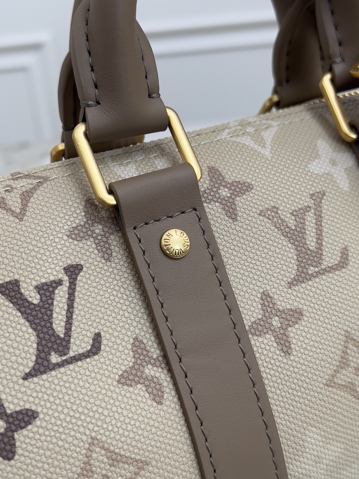 Louis Vuitton Keepall Bandoulière 25 Monogram Surplus Canvas Travel Bag - Image 7