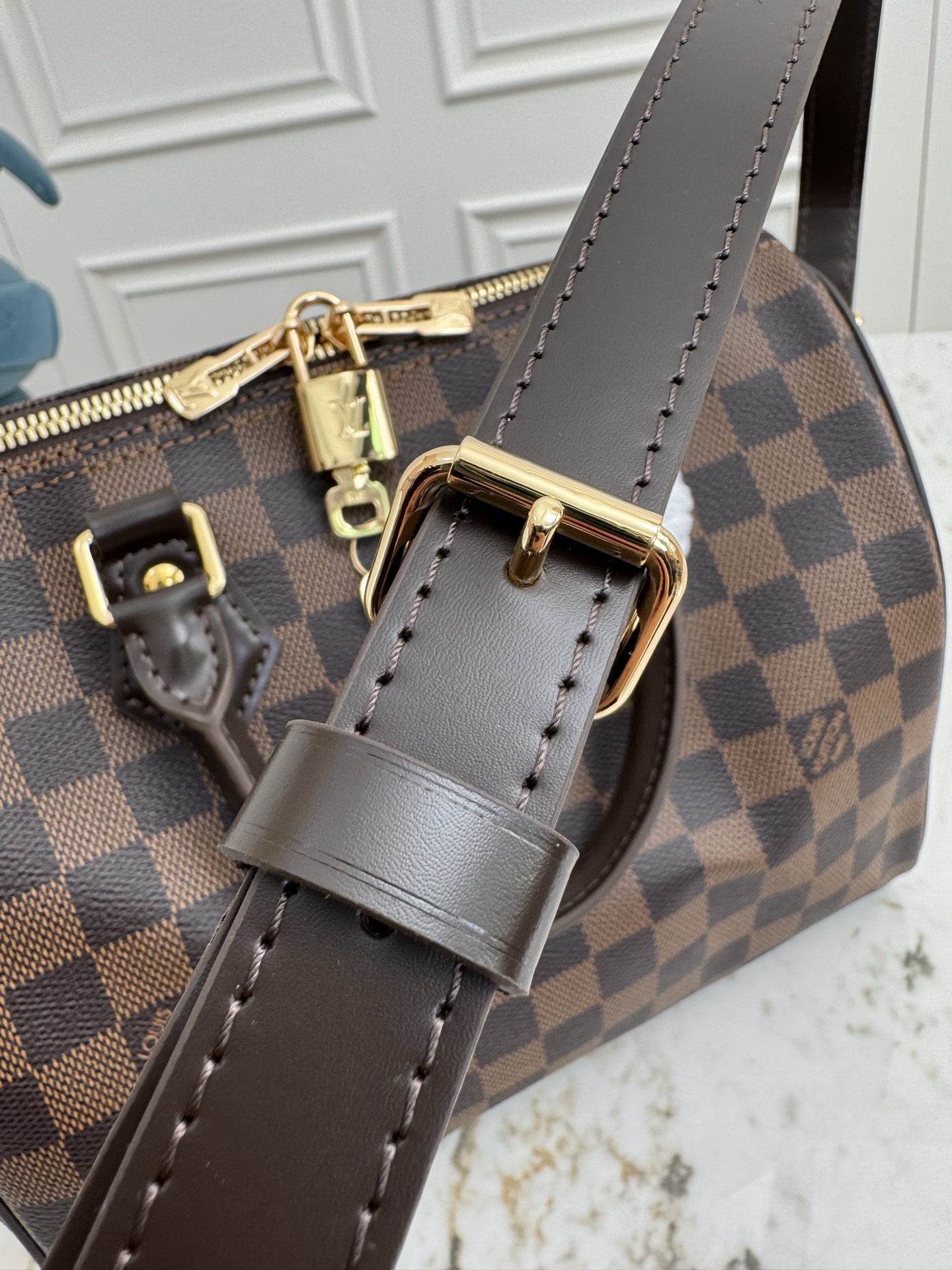 Louis Vuitton Speedy Bandouliere 25 Handbag in Damier Ebene Canvas - Image 7
